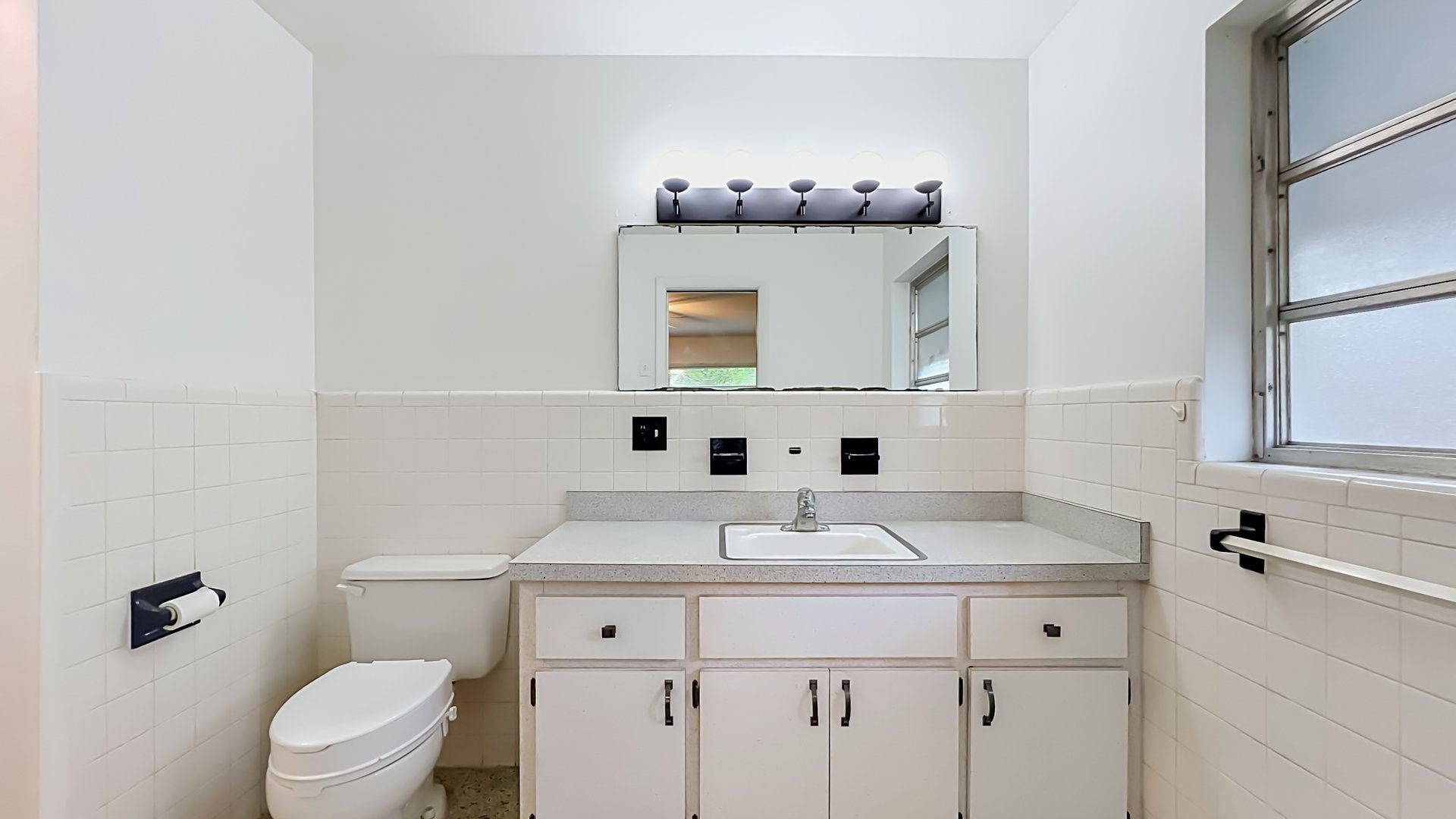 Colonialtown 3-Bedroom 1.5-Bathroom Home with Terrazo Floors