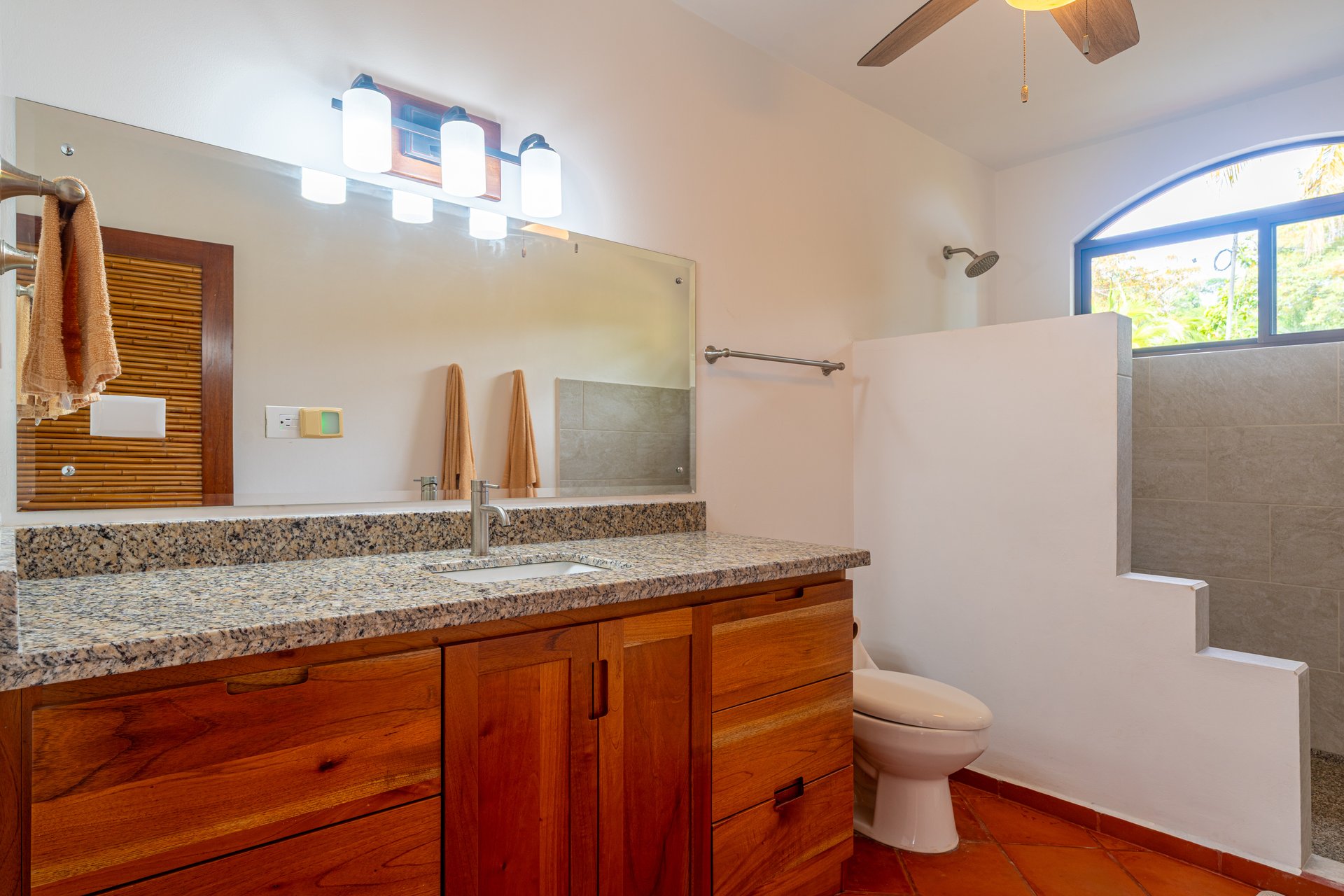 Classic Luxury at Casa Ceiba, Coastal Ocean View 4 Bedroom Home Near Uvita