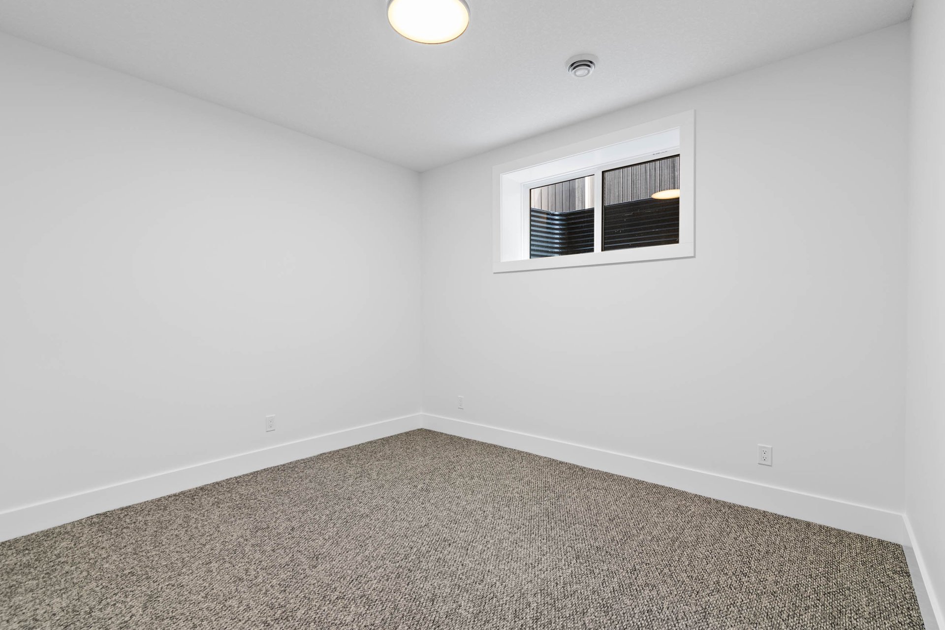 227 Calais Drive SW