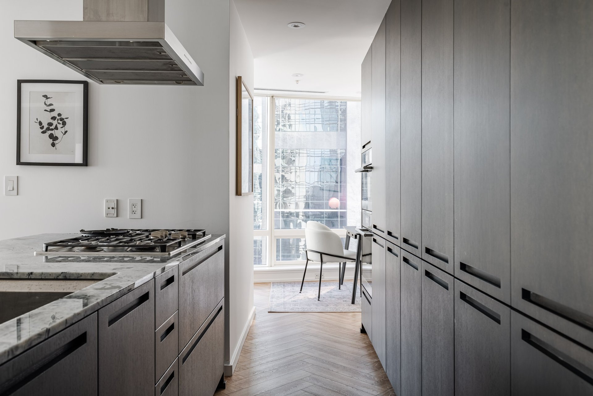 Suite 1906- 180 University Avenue