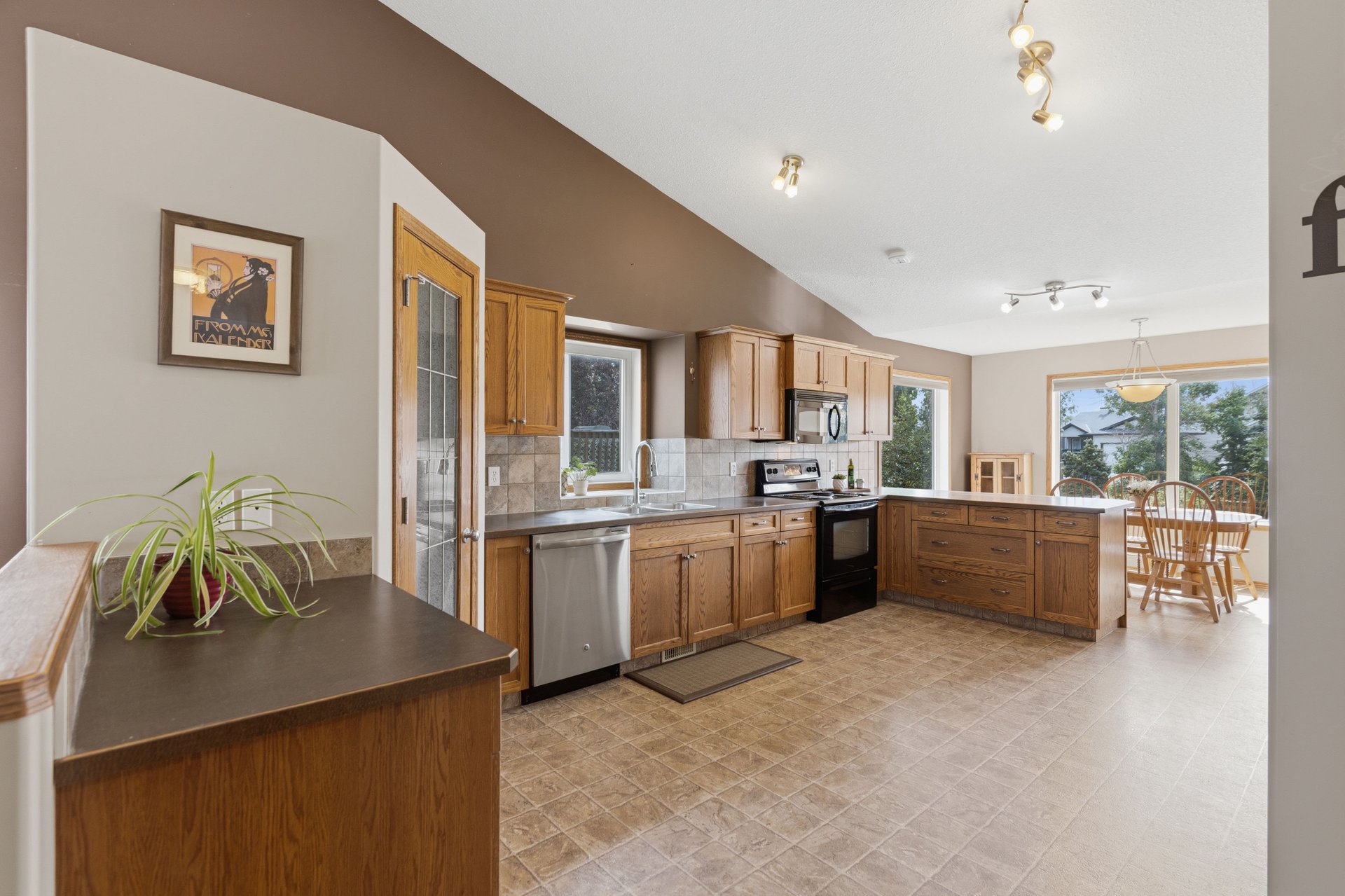 499 Highland Close