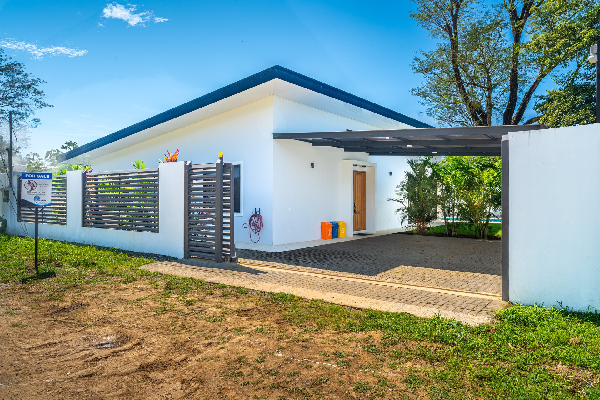 FIRE SALE!!!!! Immaculate New Build with Modern Design & Premium Features