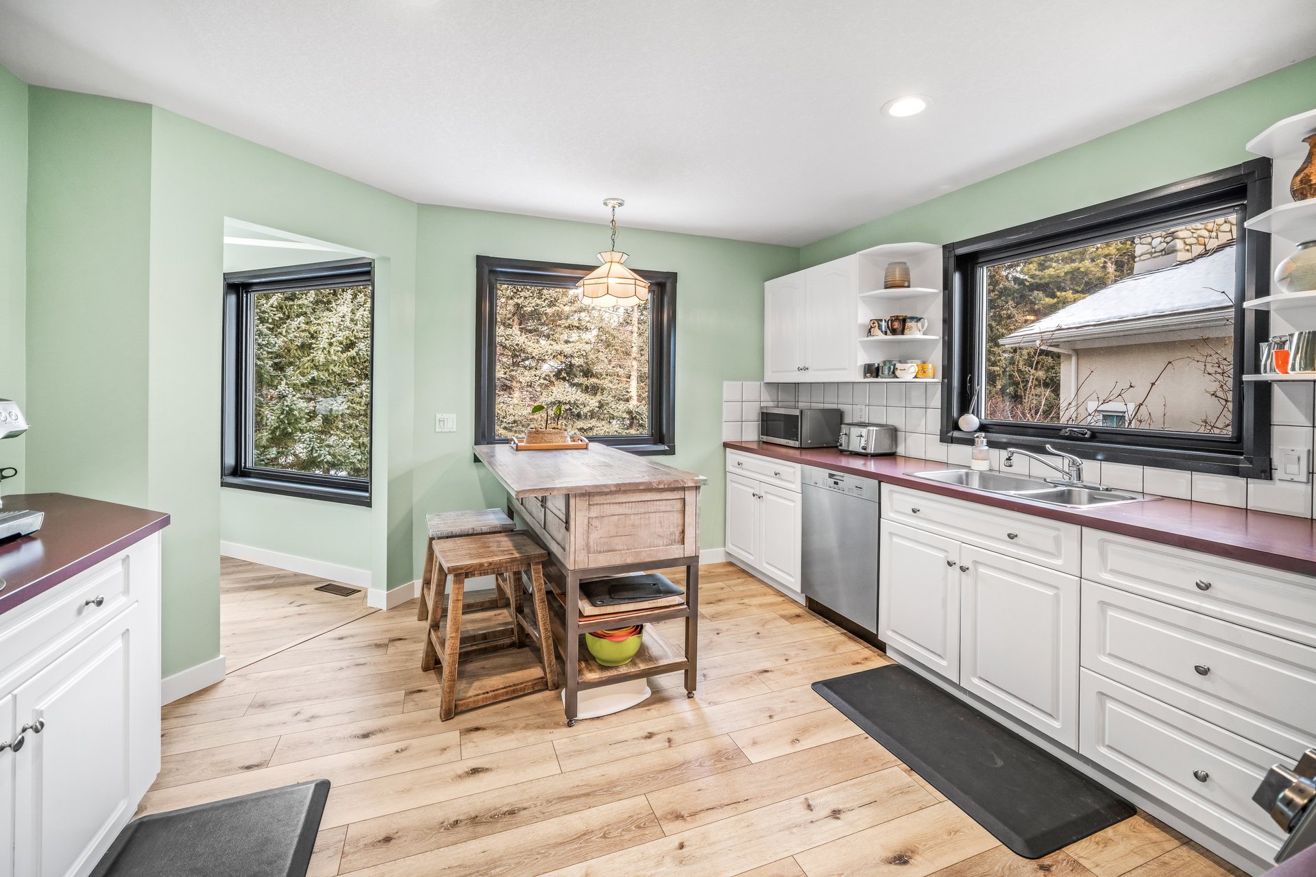 108 Lougheed Circle