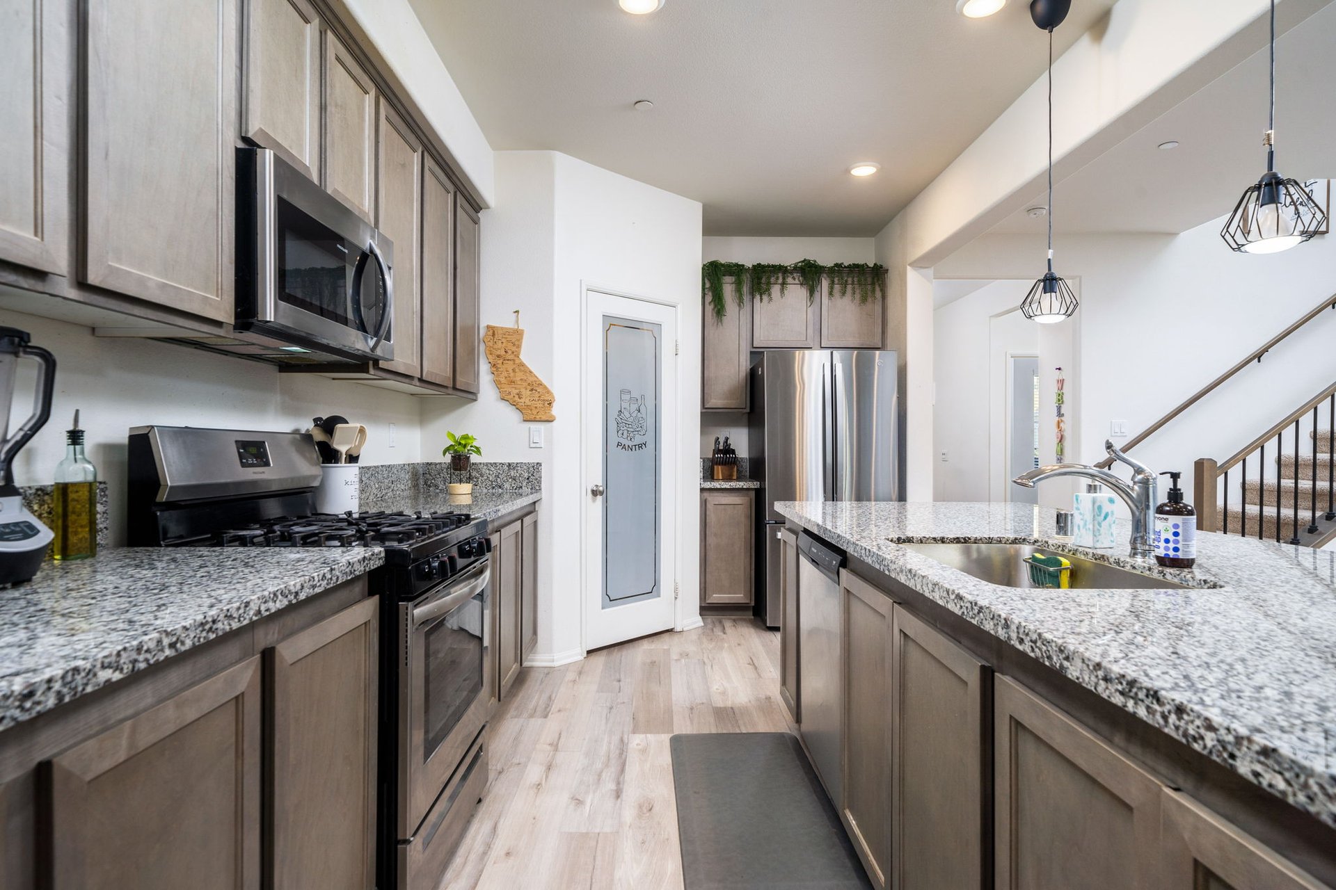 13946 Camino Cinco