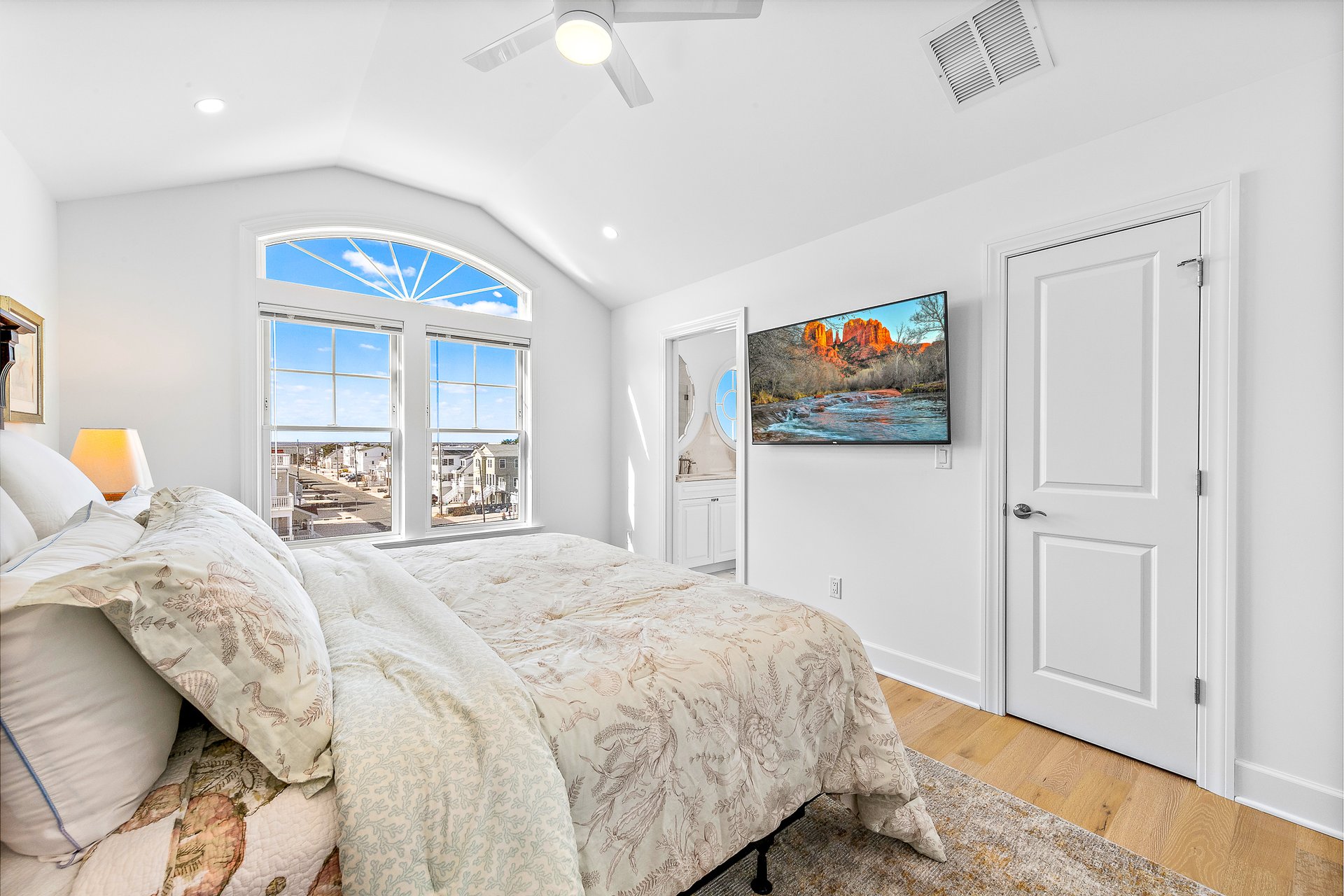 4901 S Long Beach Blvd - Pet Friendly