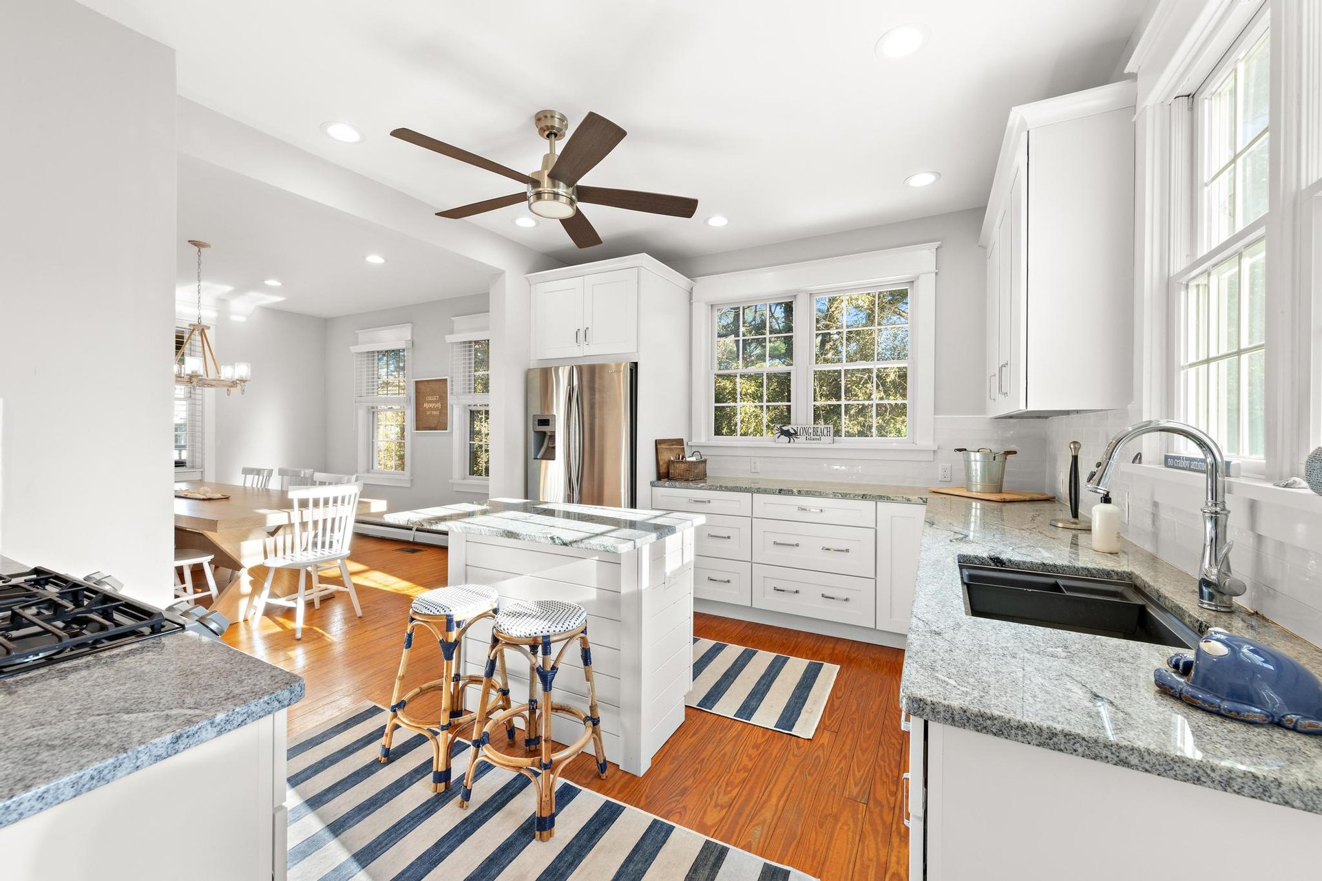 112 8th Street Beach Haven w/Cottage