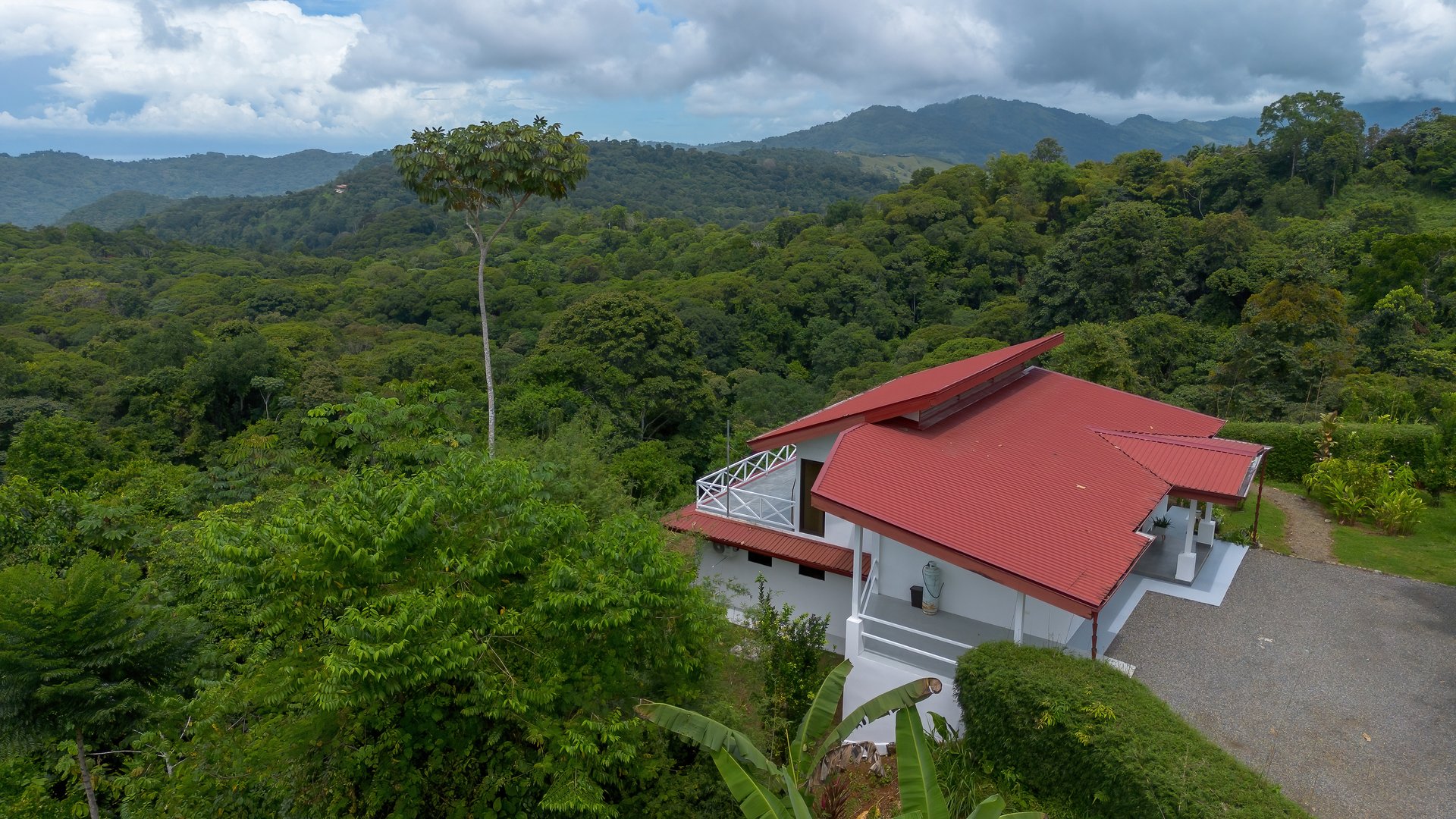 Casa Blanca – Ocean & Mountain View Home in Platanillo