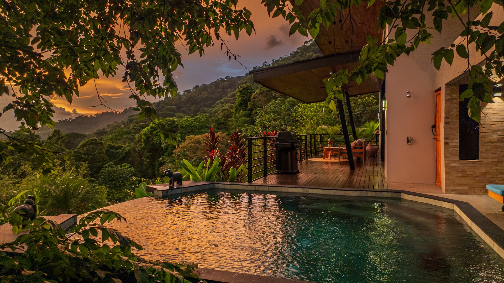 Casa Markissa – Luxury Oceanview Villa with Proven Rental Income.