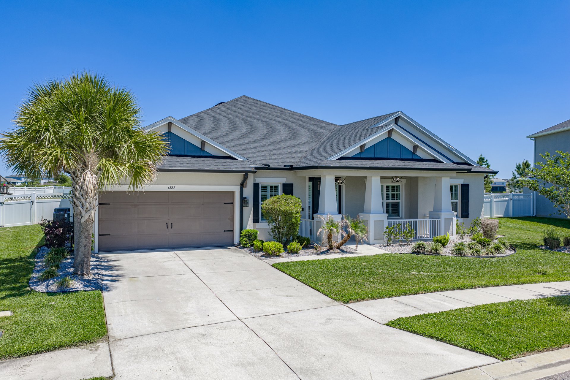 6883 BRADBURY CIR