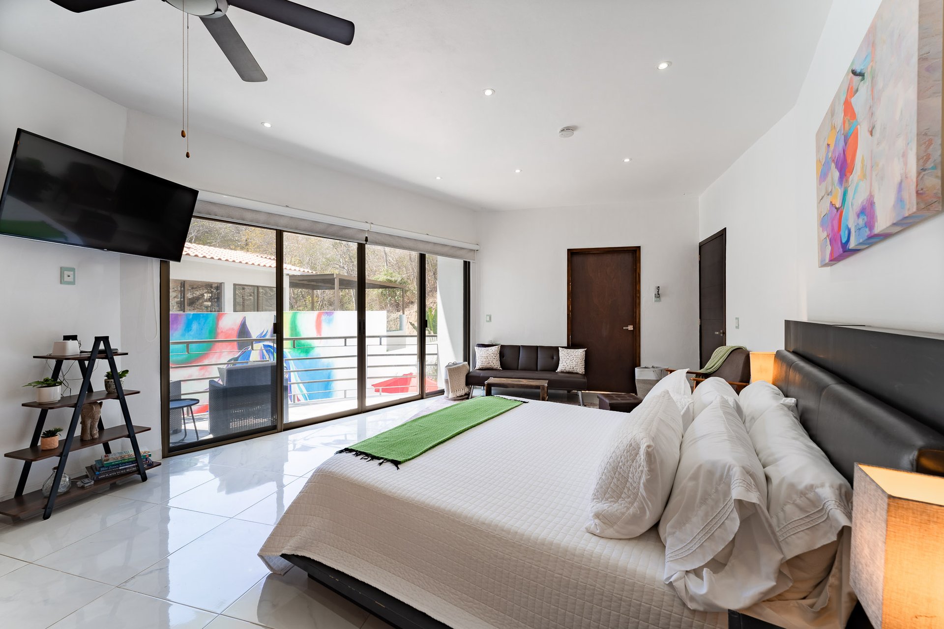 5 bedrooms, Single Family Homes, Villa de Caballos
