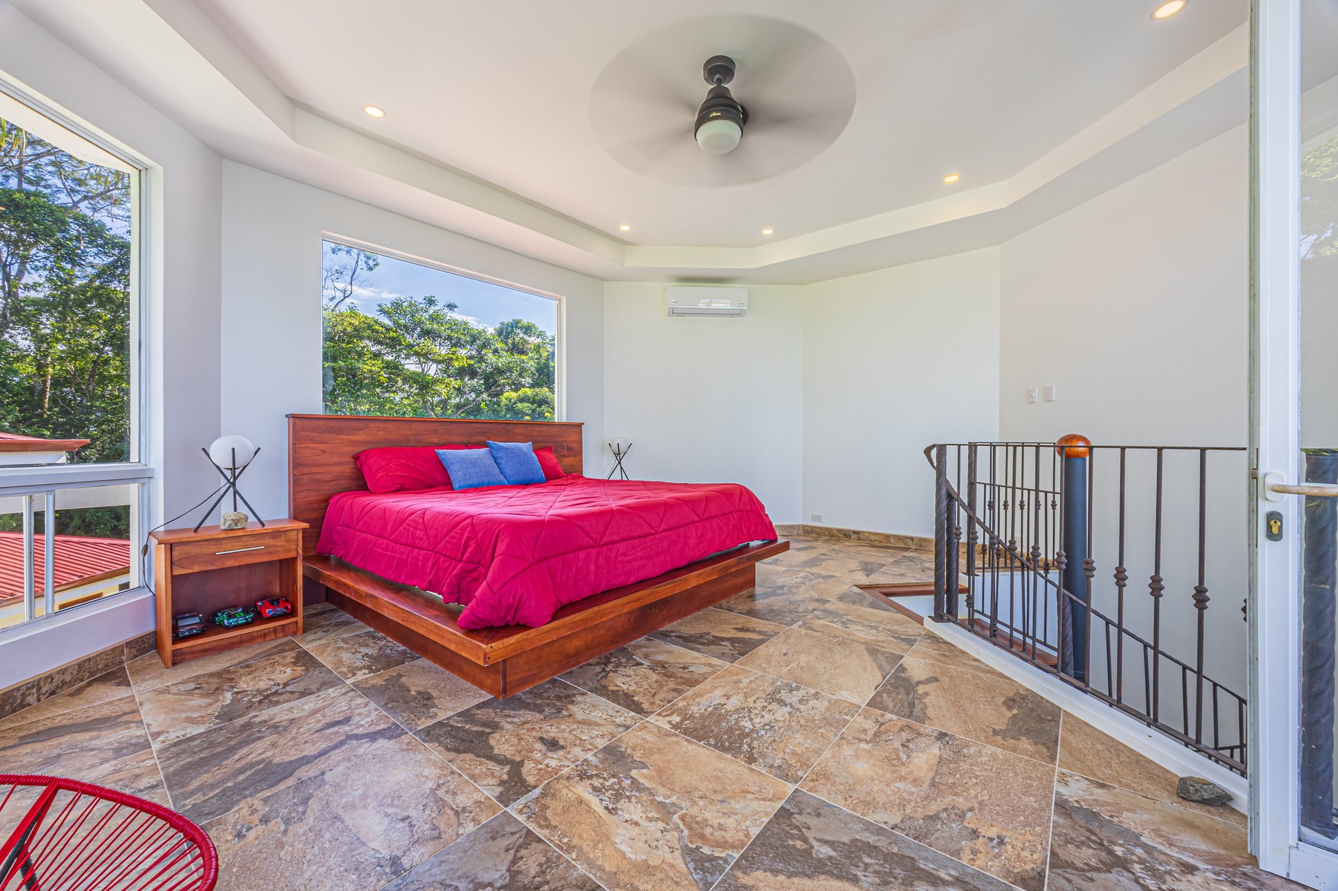 16 ACRES – 6 Bedroom Grand Estate With Guest House, 15 Minutes to Dominical, SPECTACULAR OCEAN VIEWS!!!