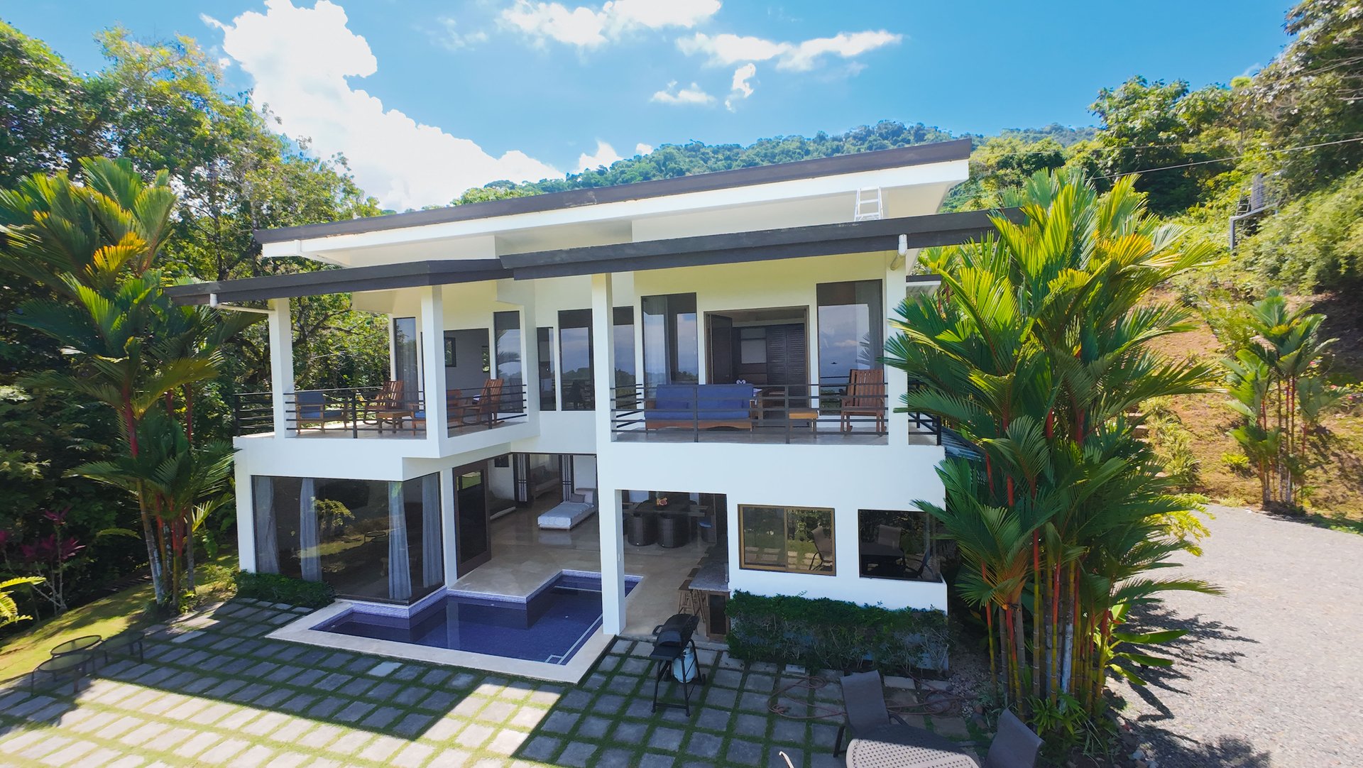 Stylish 4 bedroom home in the popular Dominicalito community, 7 minutes to the beach