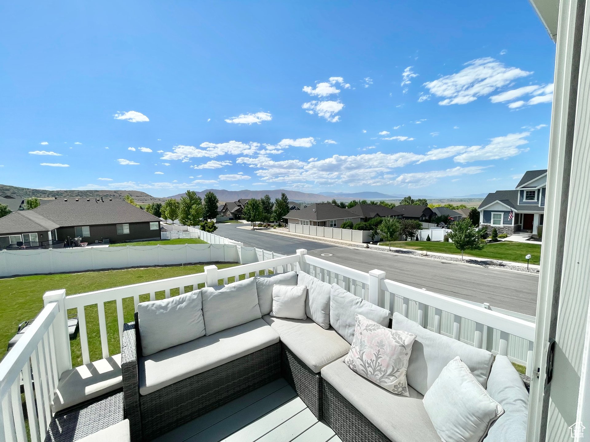 1095 N Christley Ln