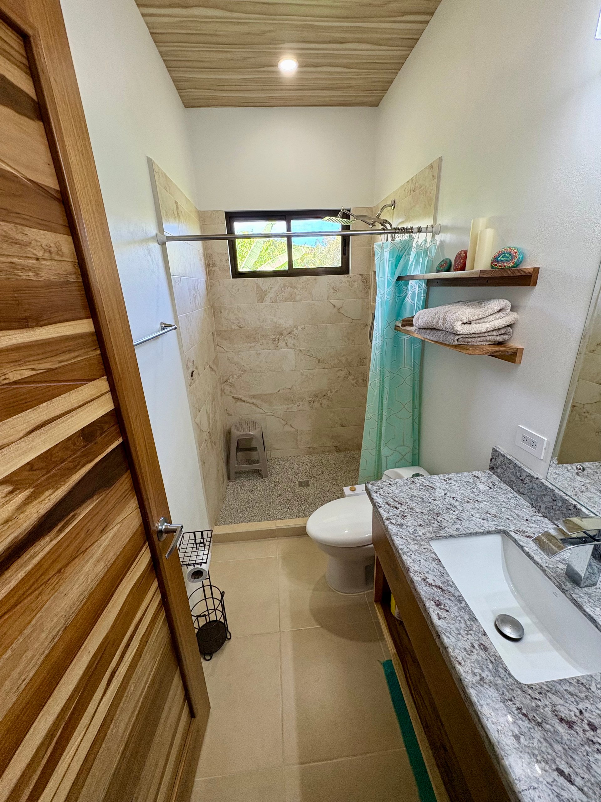 2-Bedroom Gem with Stunning Tropical Landscape in Uvita