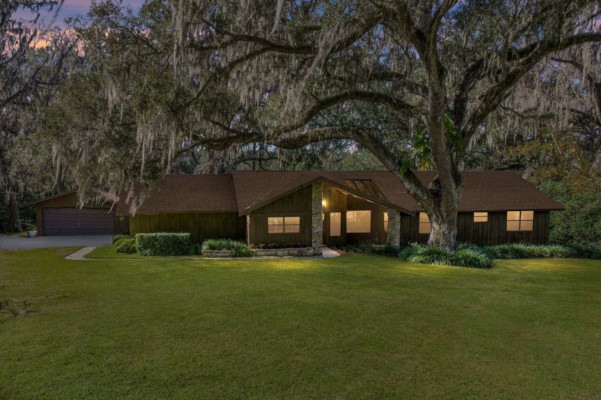 11045 FORT KING RD