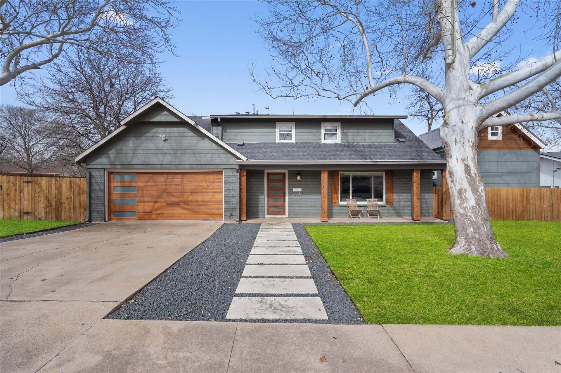 3106 Carlisle Dr