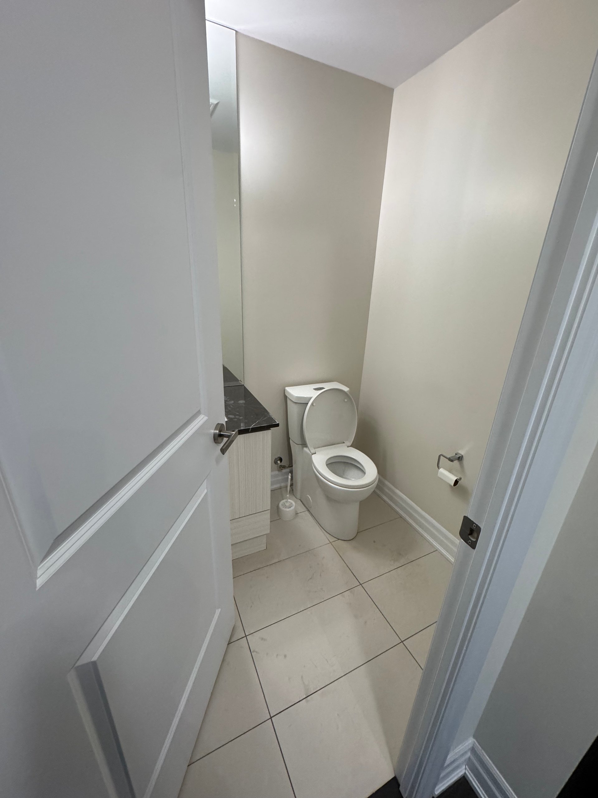 9075 Jane St Unit: 1606