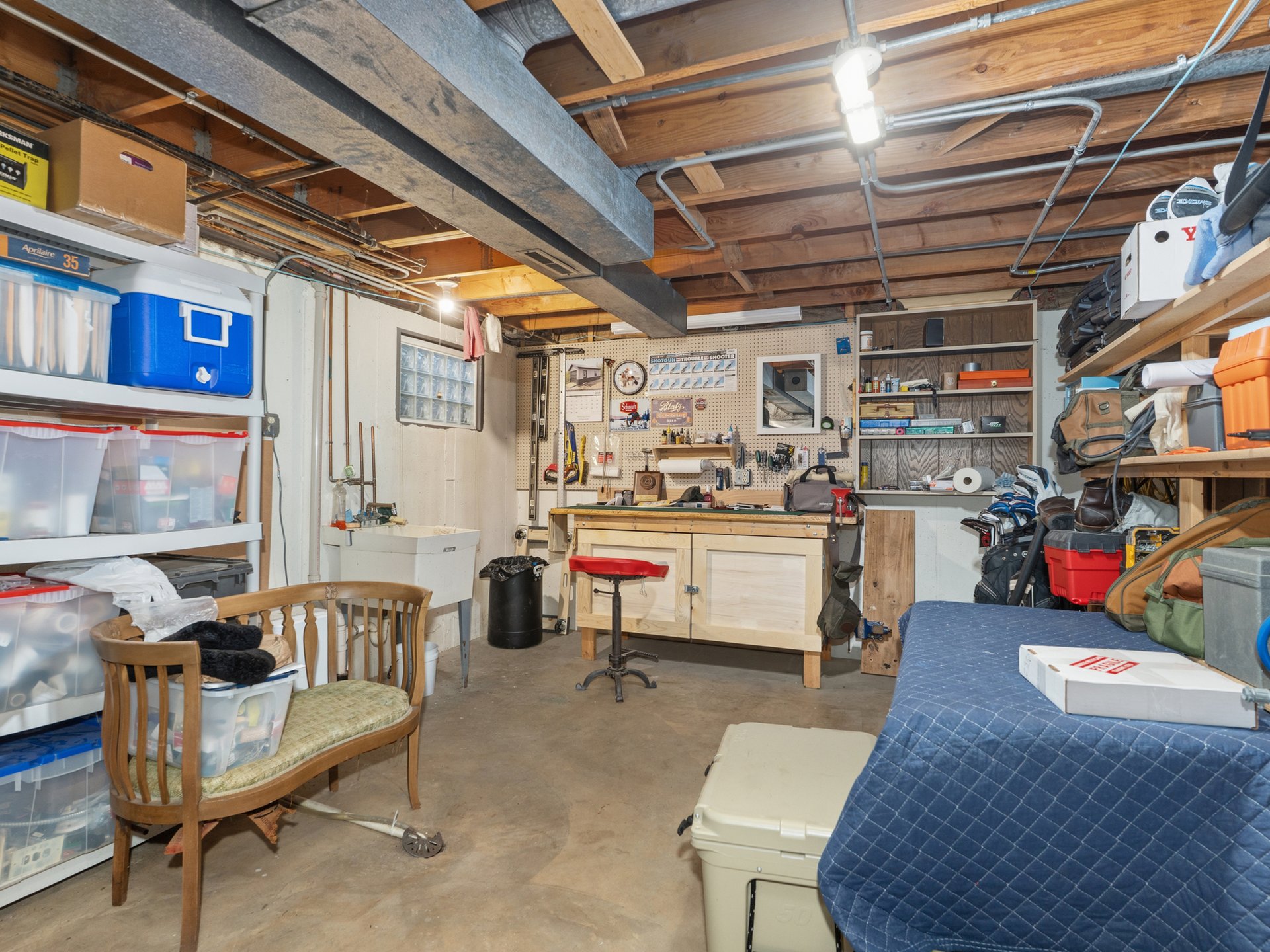 1235  Pin Oak Court