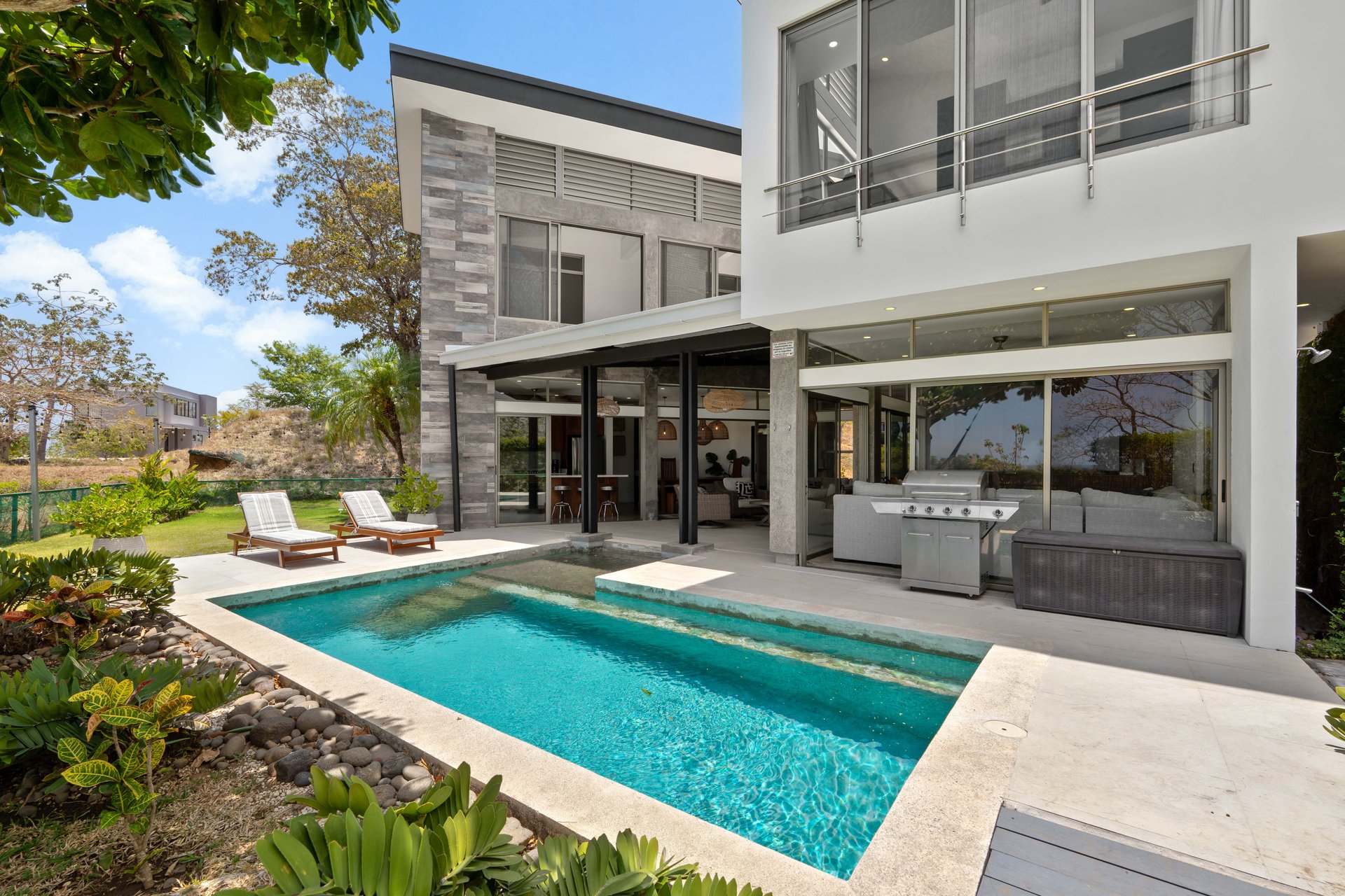 Casa Hijau | Modern Ocean-View Surf Home in Marbella