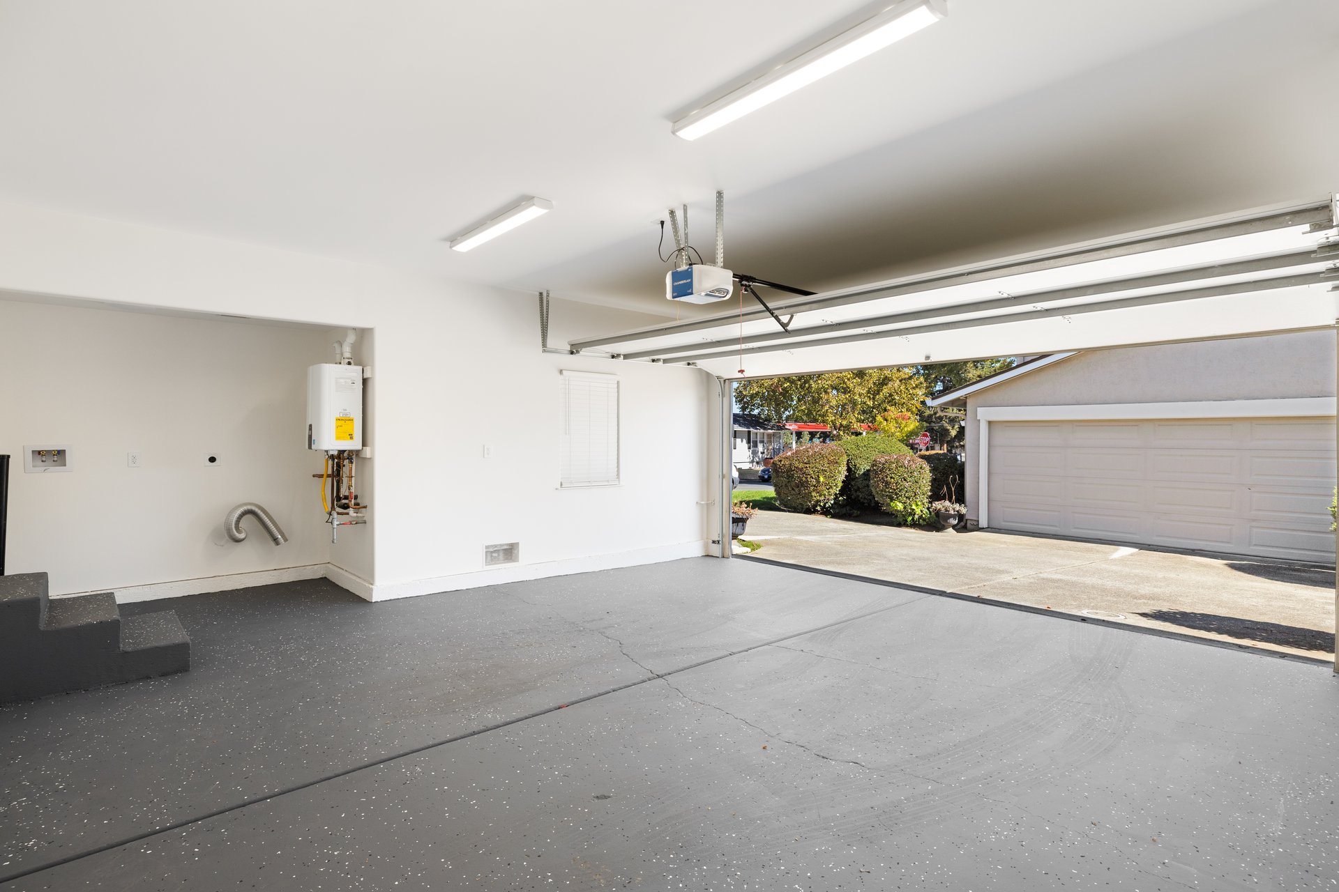 5 Parrott St