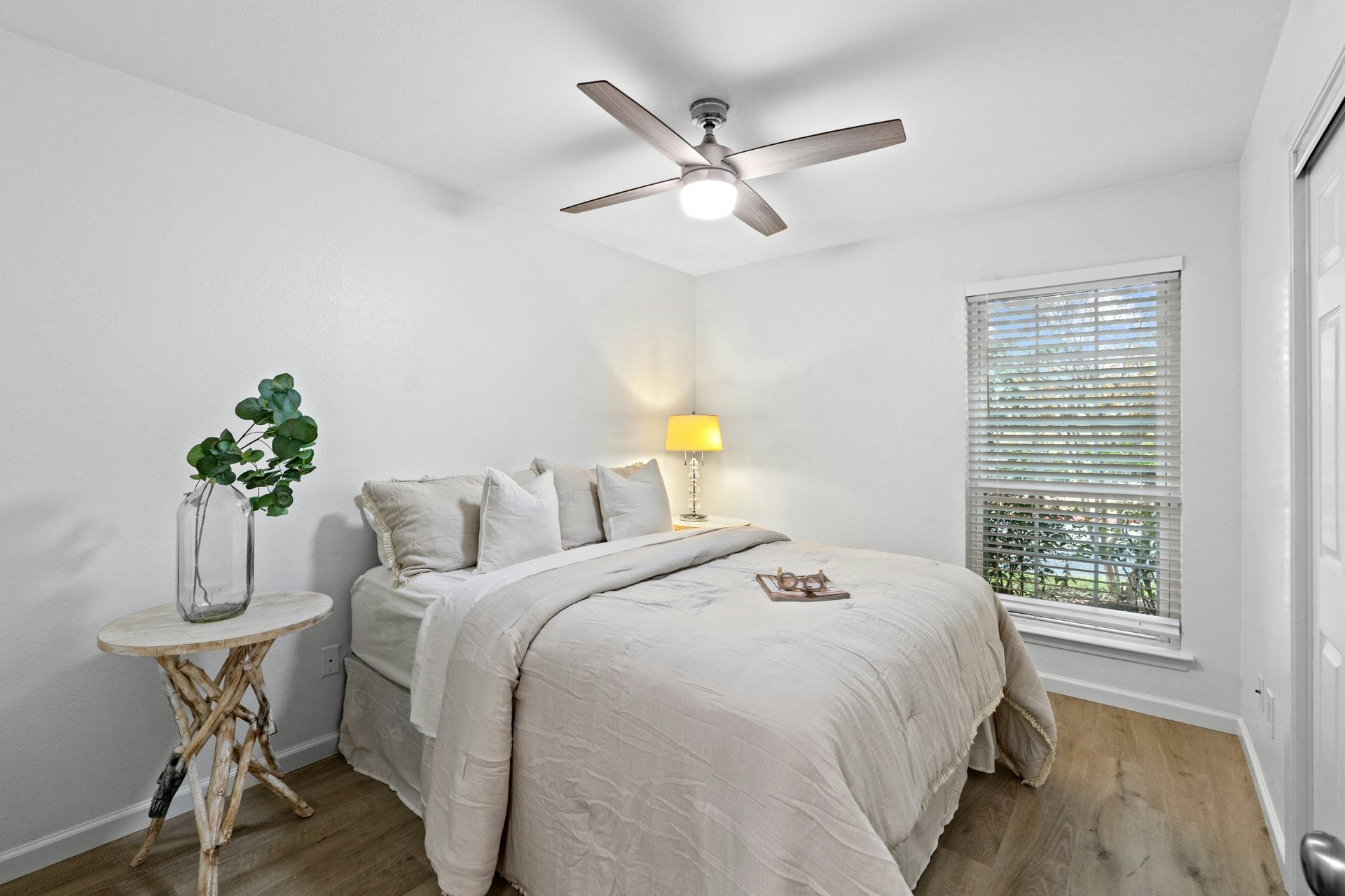 Bright & Chic Corner Lot Home in Coppertree Condos
