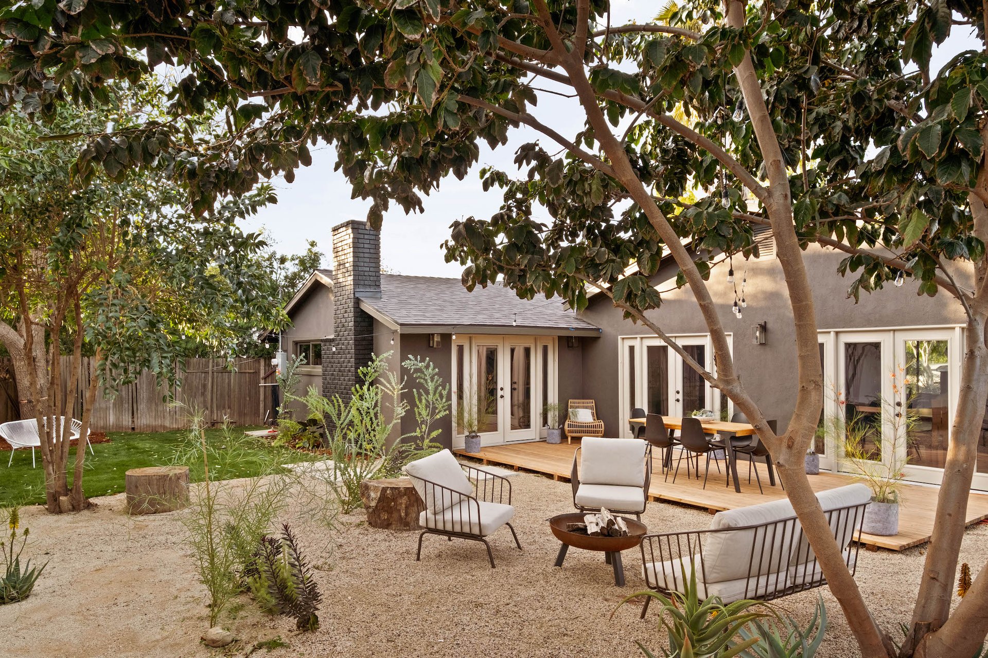 Outback Modern. Lake Balboa