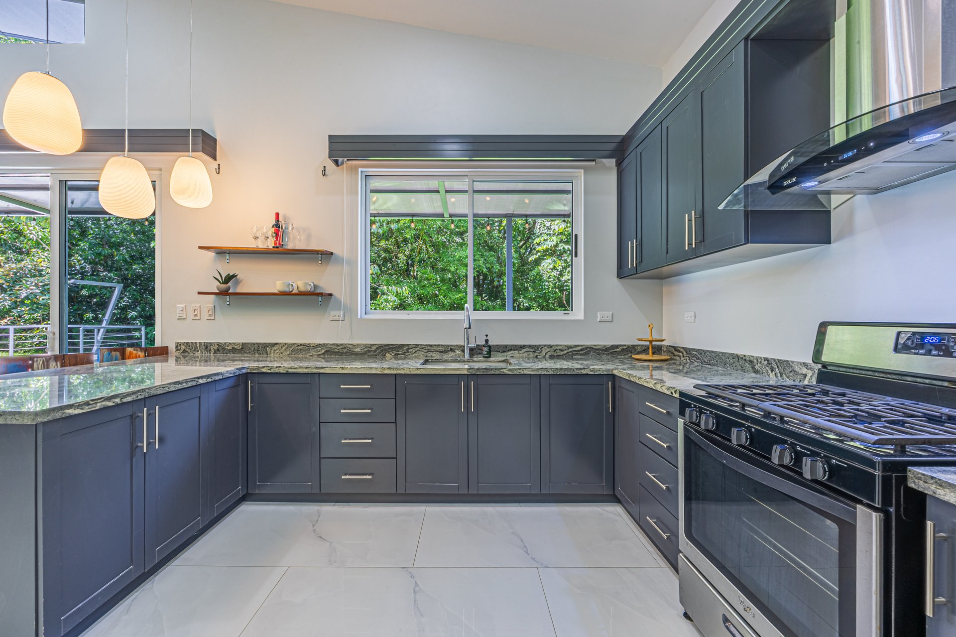 Perfect for Families or a Peaceful Retirement, Uvita Pacific Ocean Town