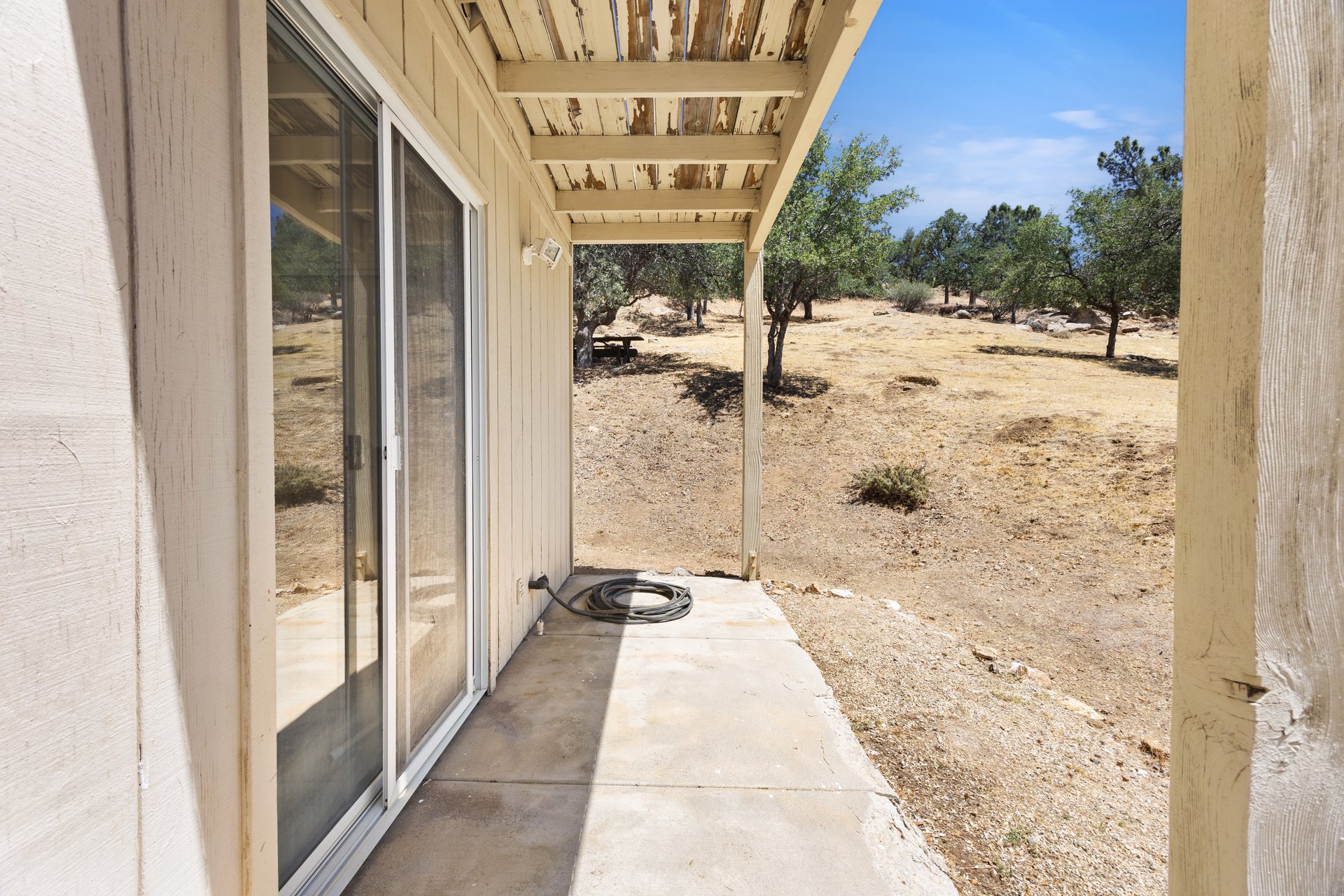 Panoramic Mountain Views in West Golden Hills — 21725 Mountain Drive, Tehachapi