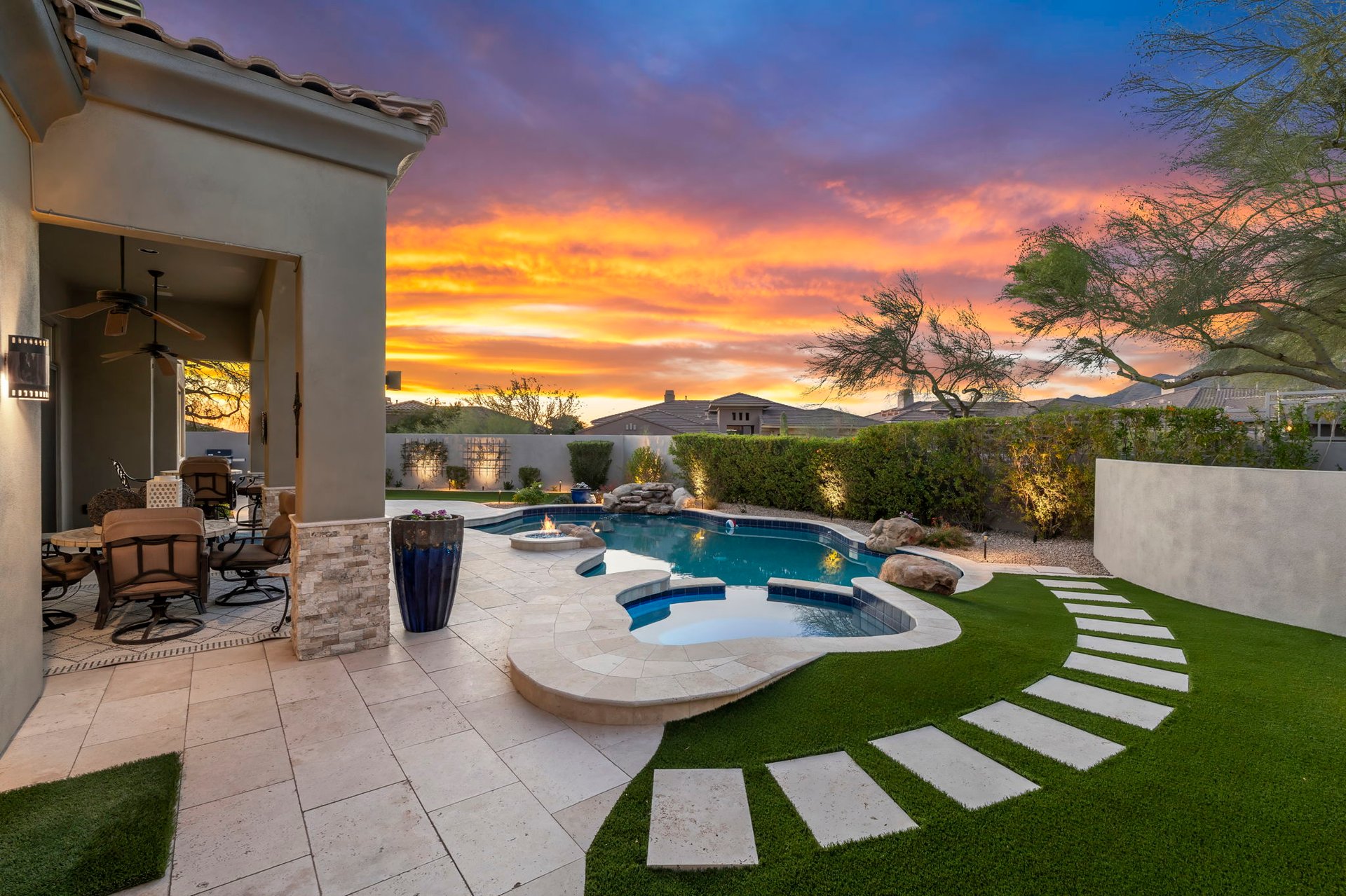 10952 E KORA Lane