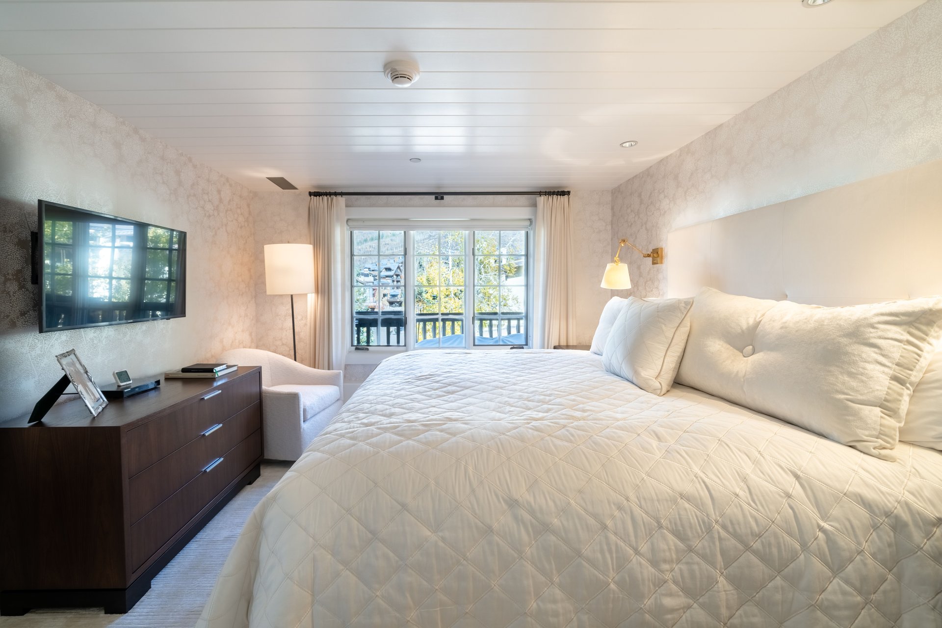 The Lodge at Vail Condominiums #332