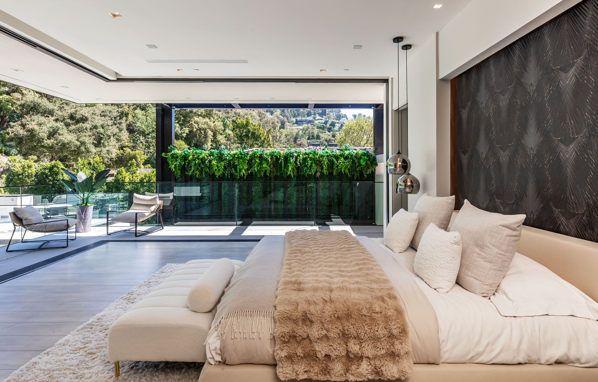 982 Stone Canyon Road
