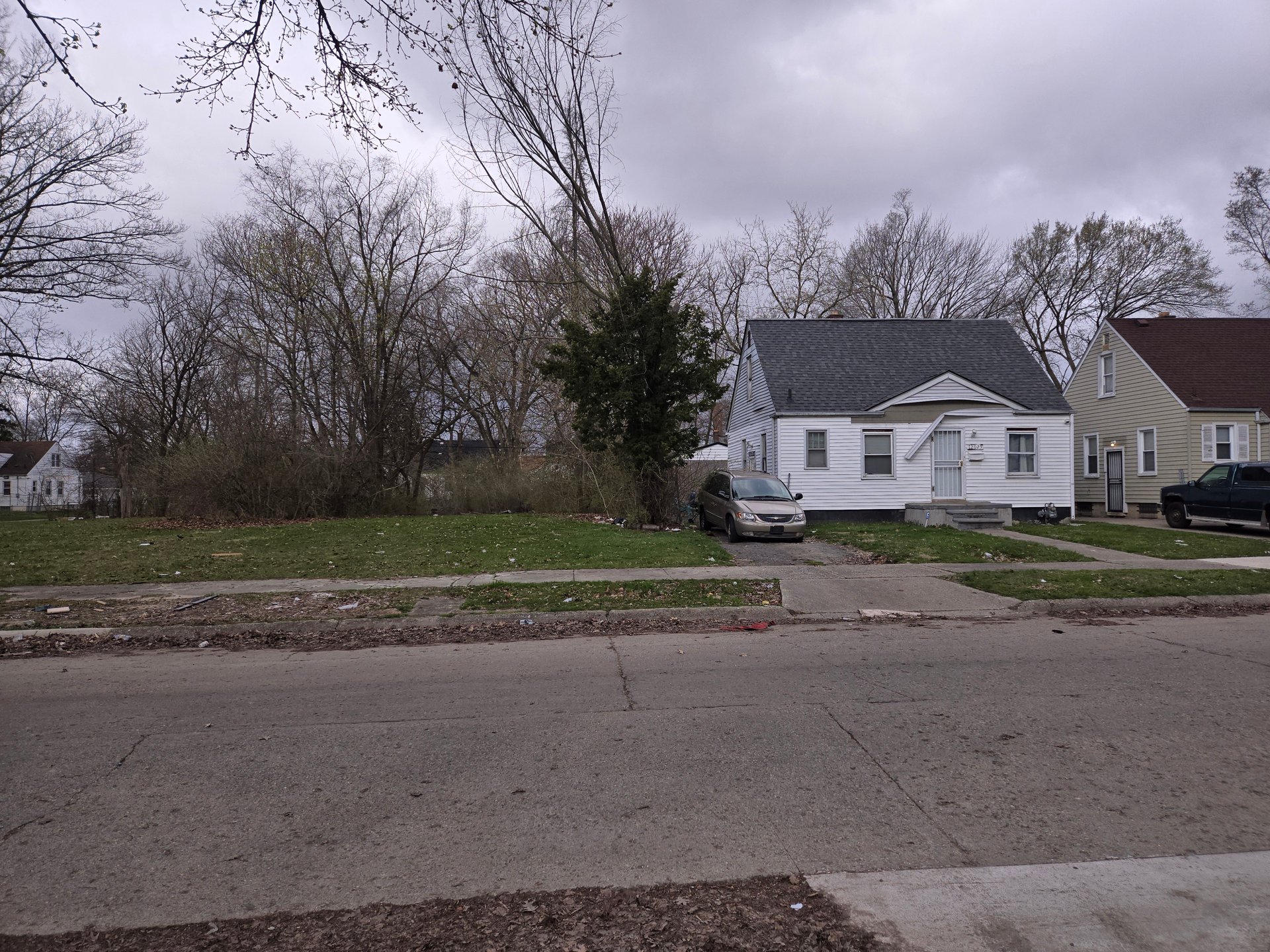 12020 Stout St