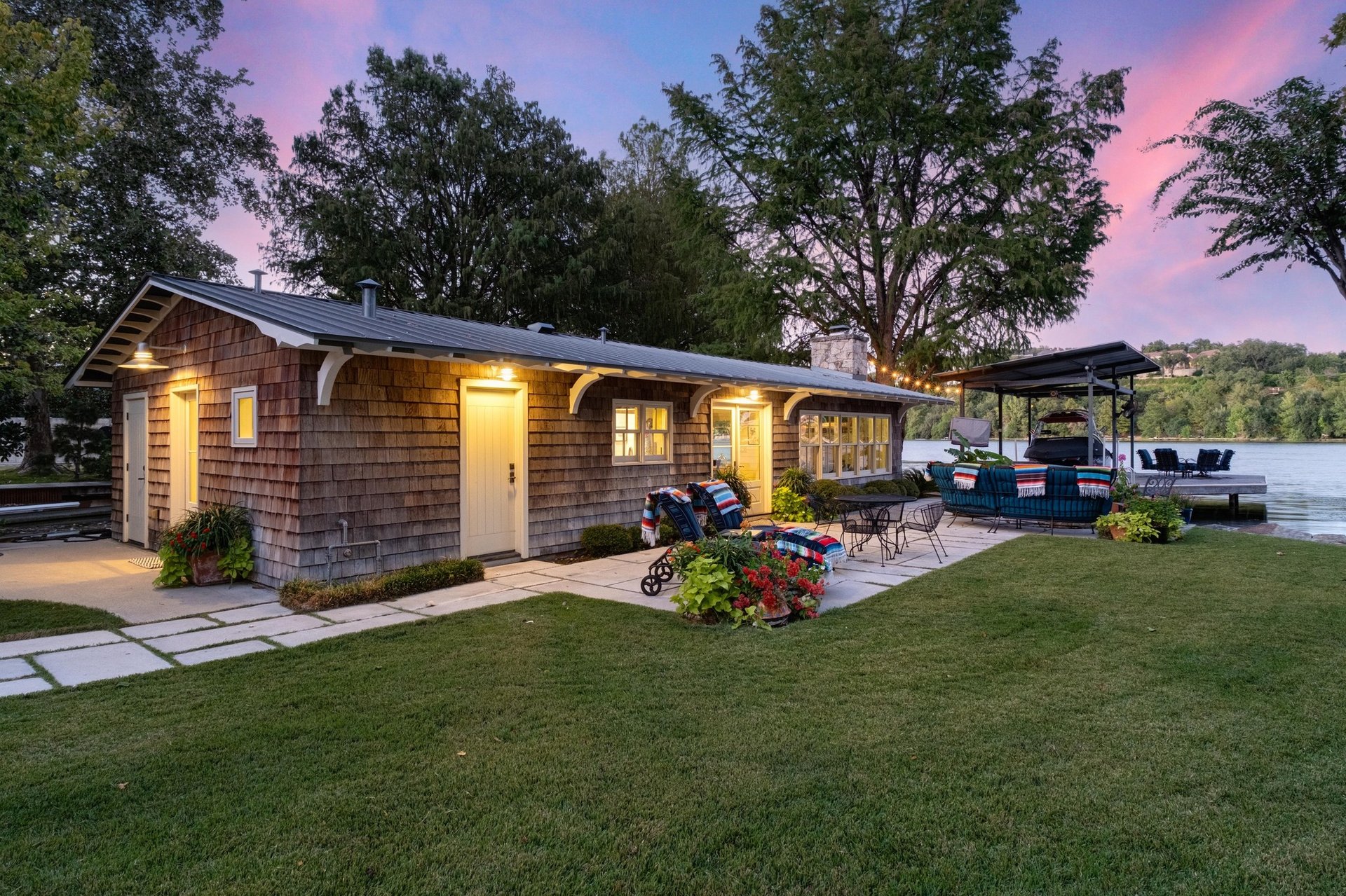 1406 Rockcliff Road