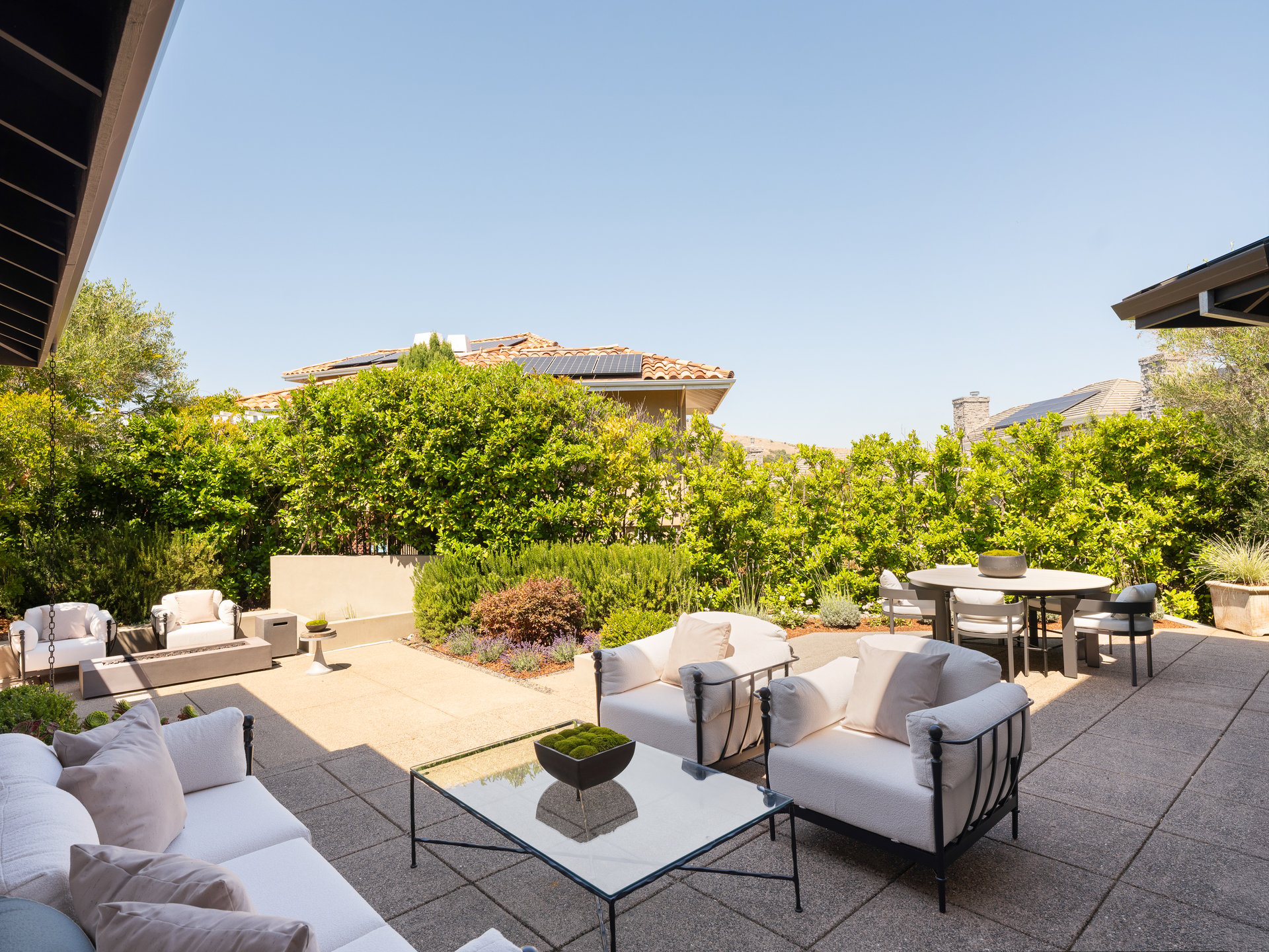 Architectural Modernism, Bay Views, and Exceptional Outdoor Living