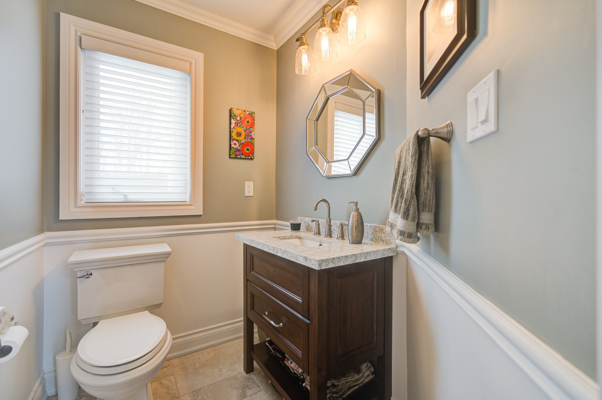 1296 Mapleridge Cres