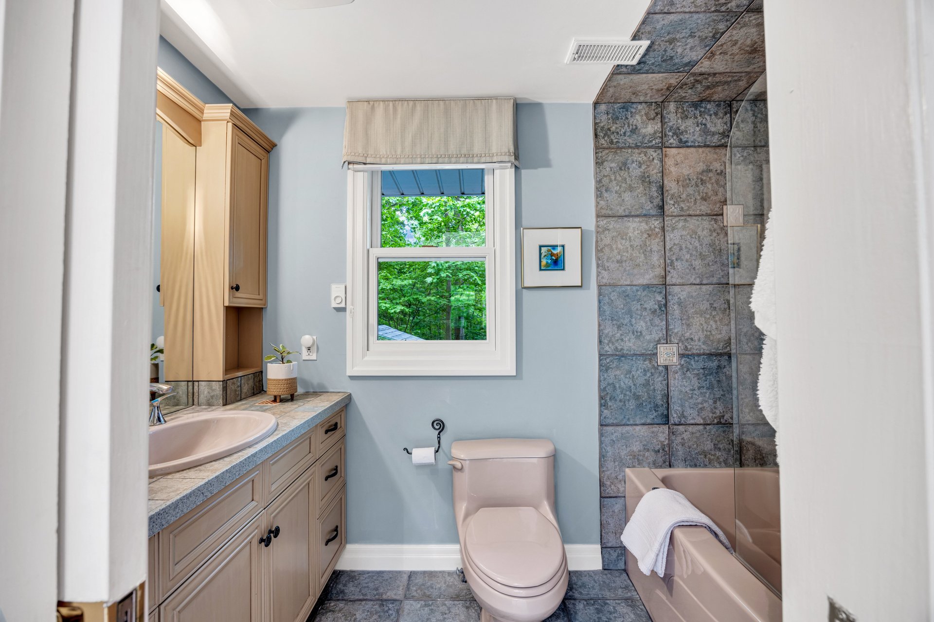 1346 Whiteoaks Avenue, Mississauga