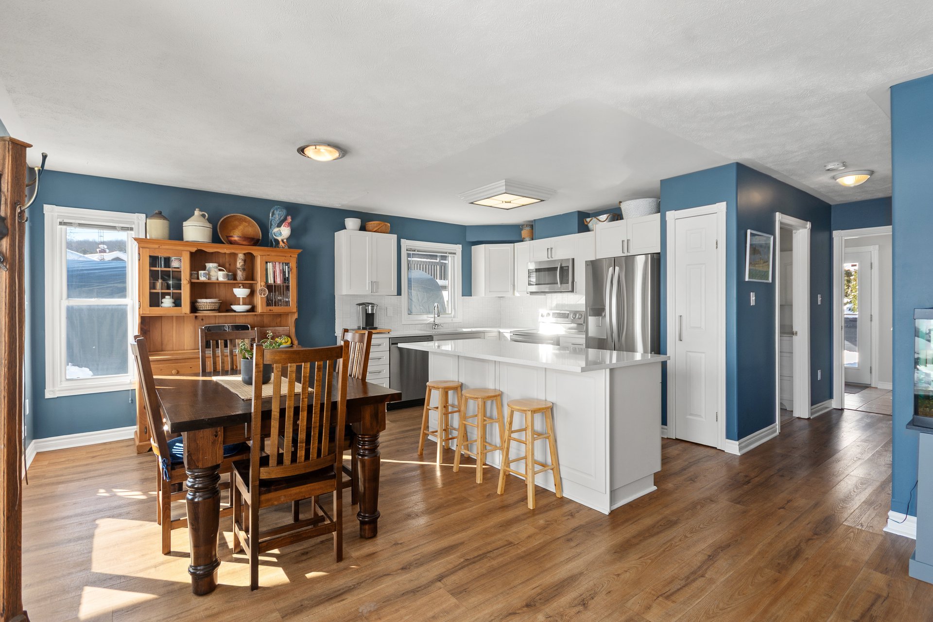604 CHAMPLAIN Road