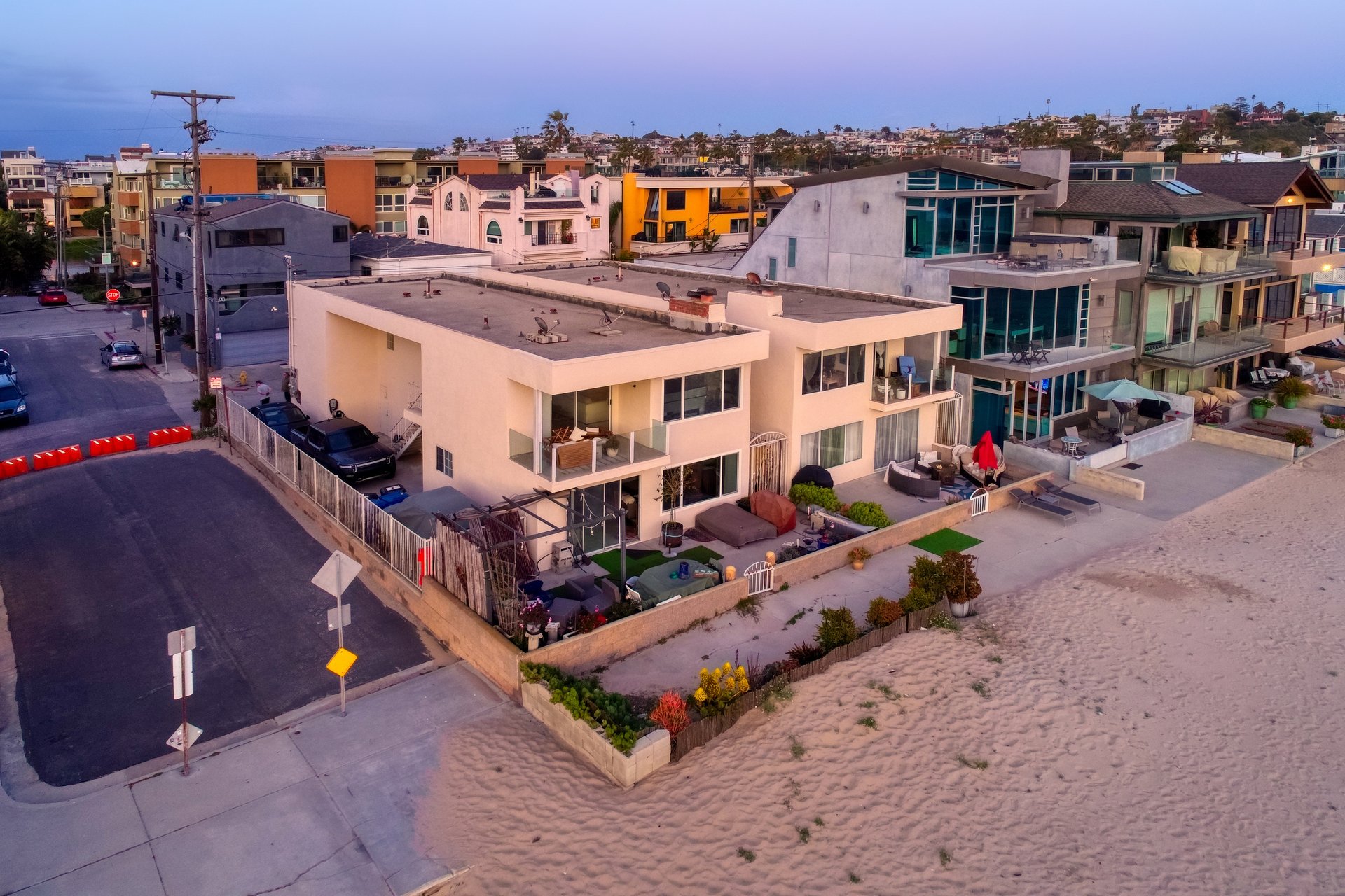 6401-6405 Ocean Front Walk