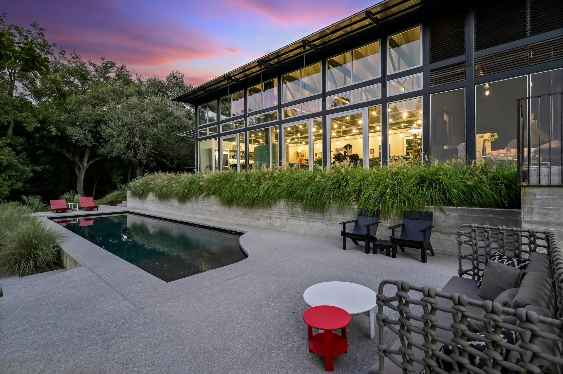 2212 River Hills Road 