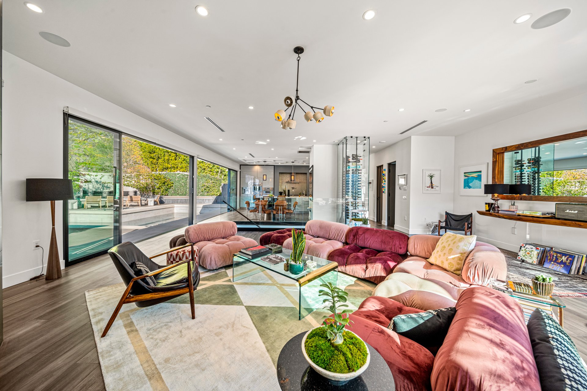 8145 Willow Glen Rd