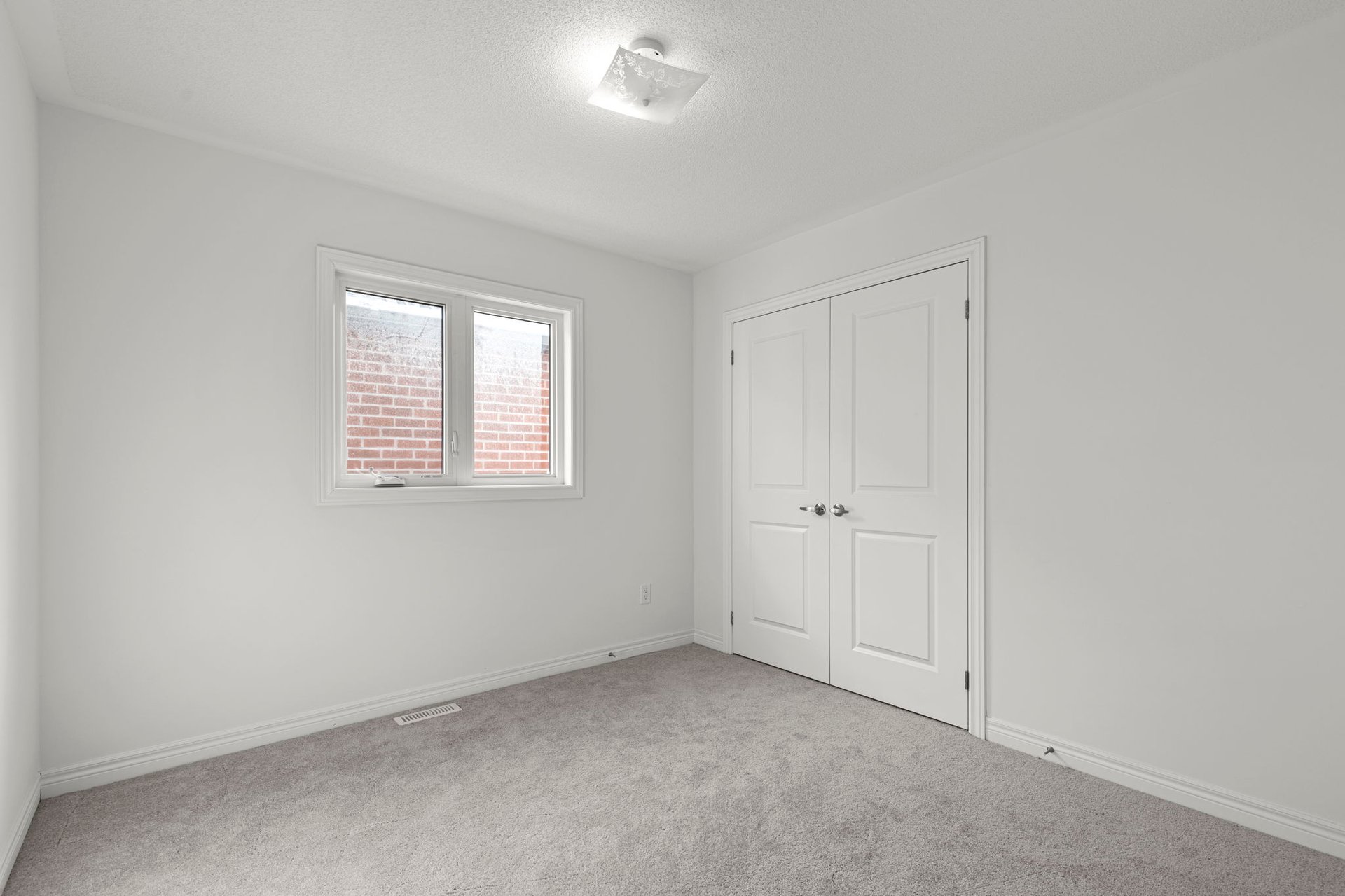 52 Baycroft Boulevard