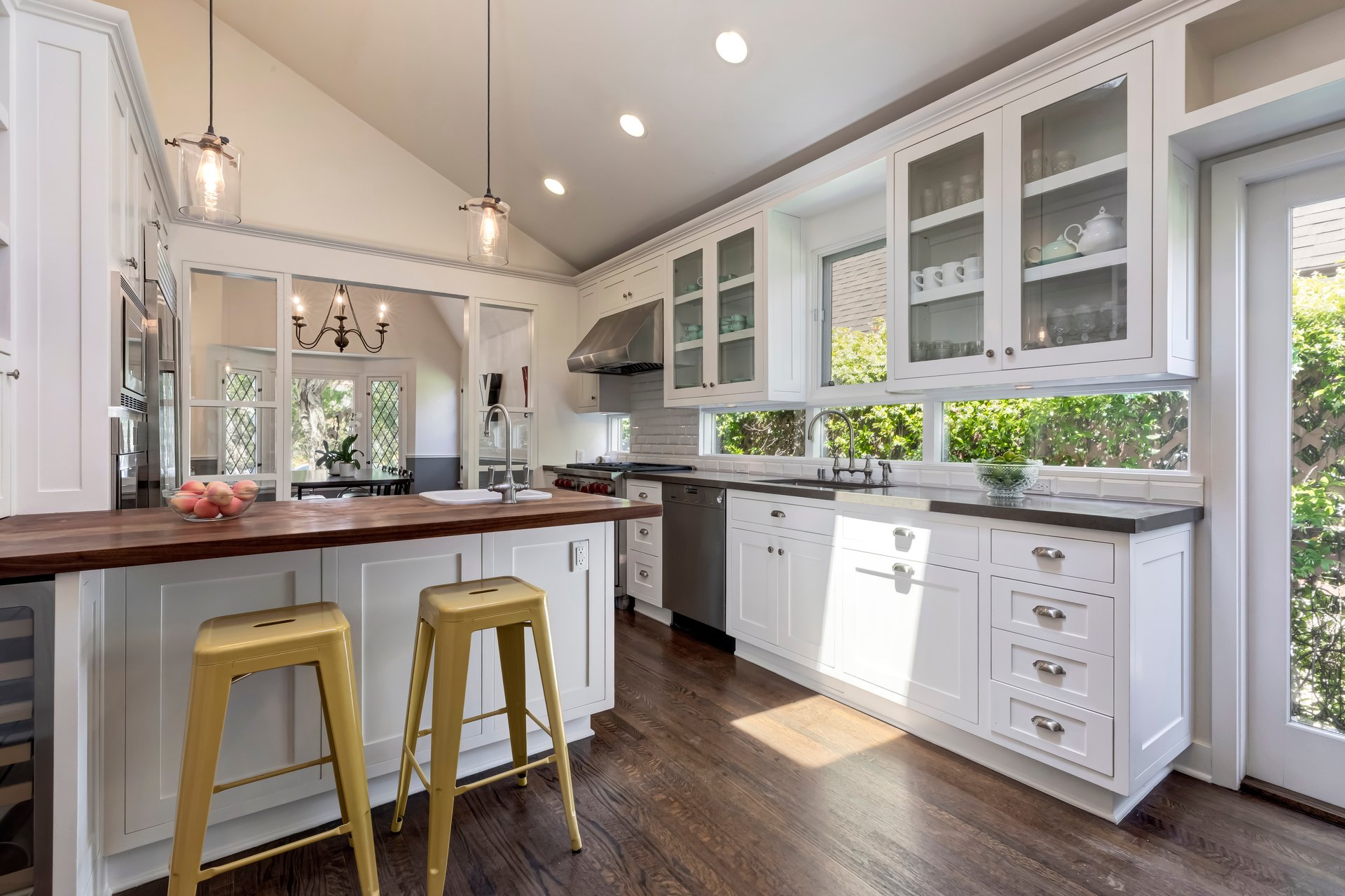 1024 Stearns Dr, Beverly Grove