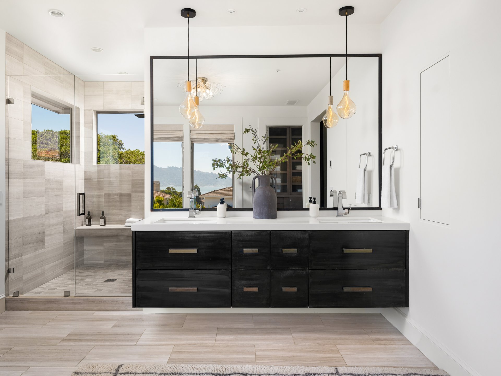 Architectural Modernism, Bay Views, and Exceptional Outdoor Living