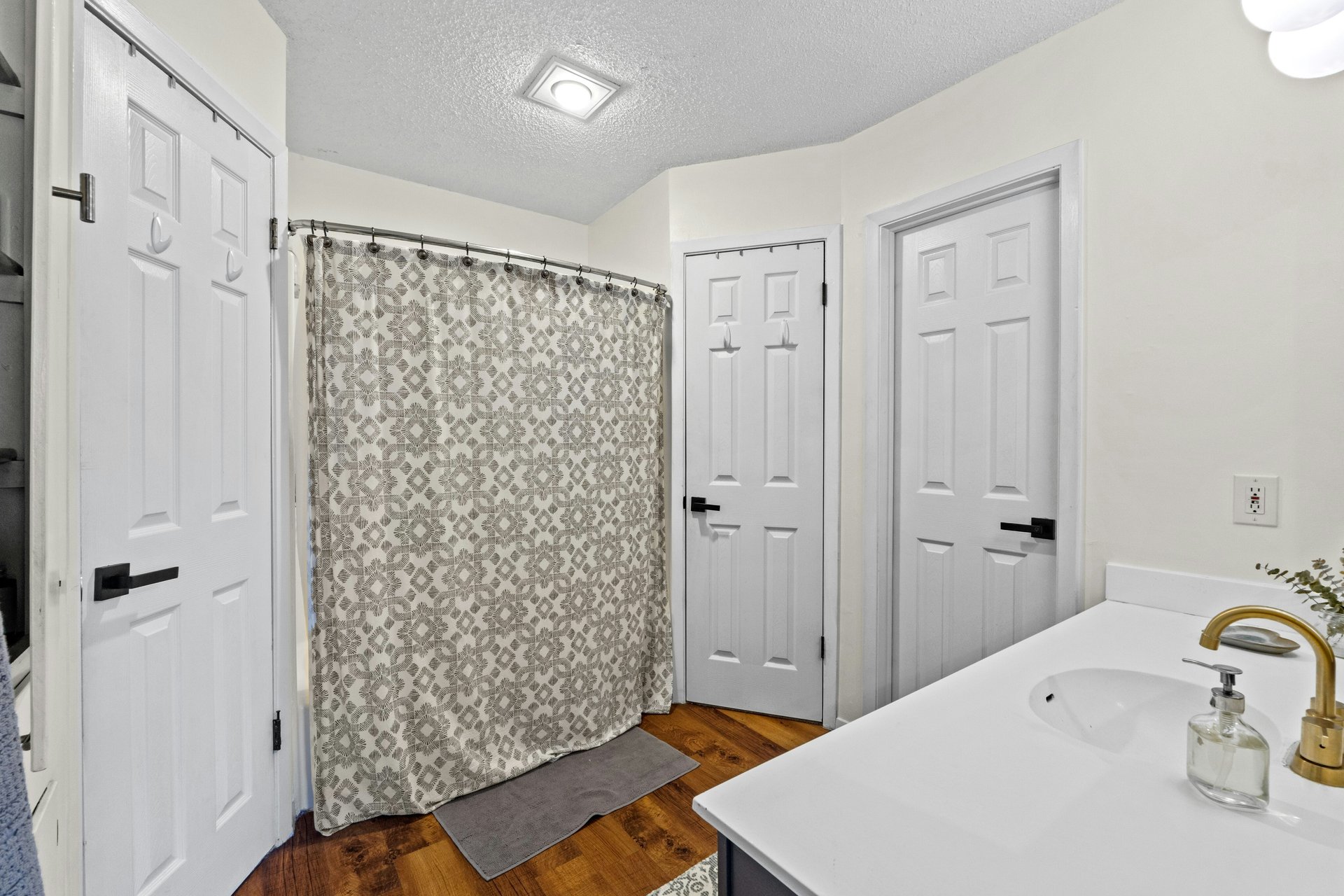 Enchanting Gracywoods Retreat with Pool, Multiple Living Spaces, and Near Domain & Q2 Stadium!