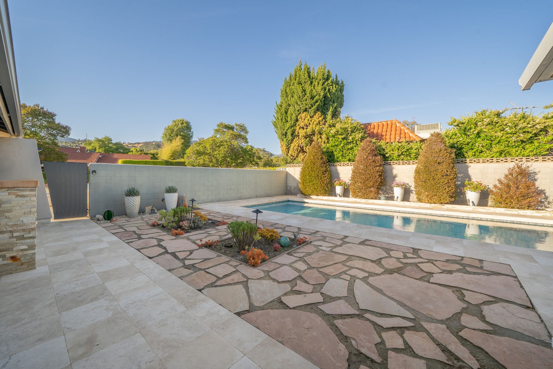 2128 N Villa Maria Road