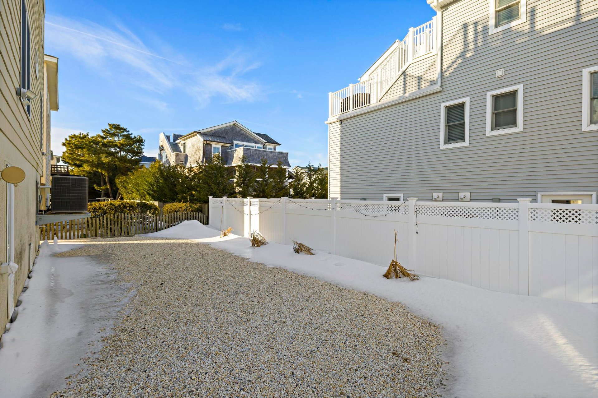 7 W Julia Ave, Long Beach Twp