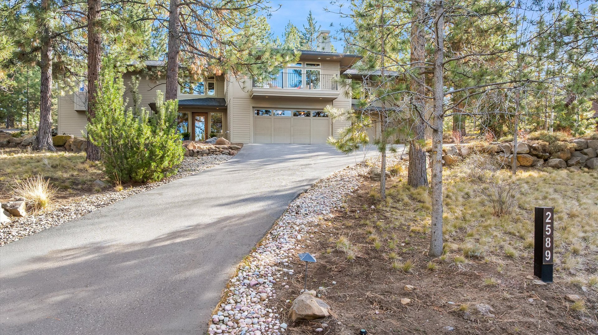 2589 NW Champion Circle