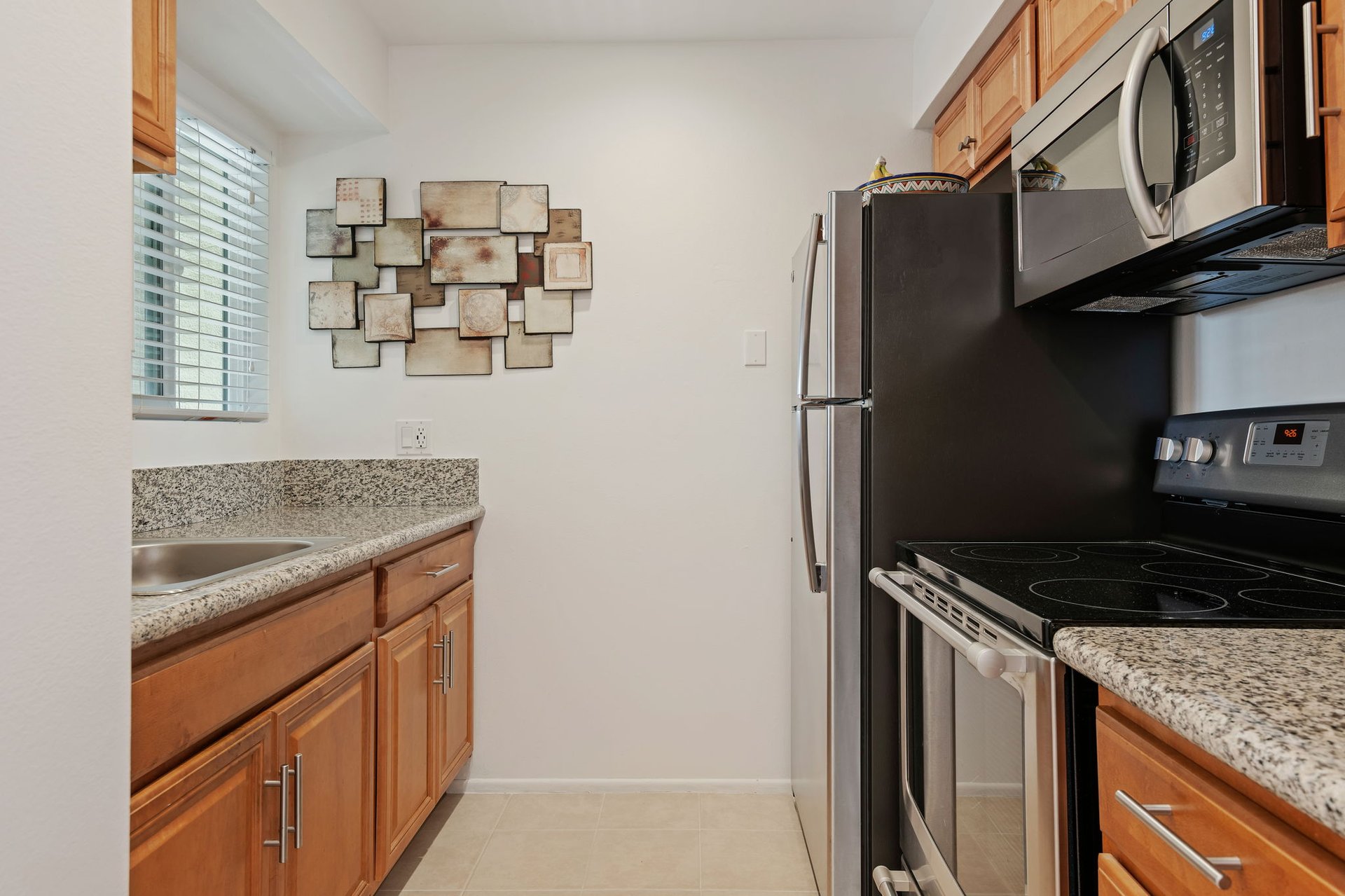 872 Highland Dr APT 3