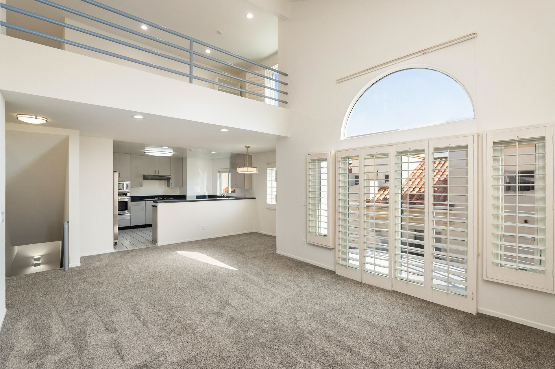 1010 California Ave #307, North of Wilshire