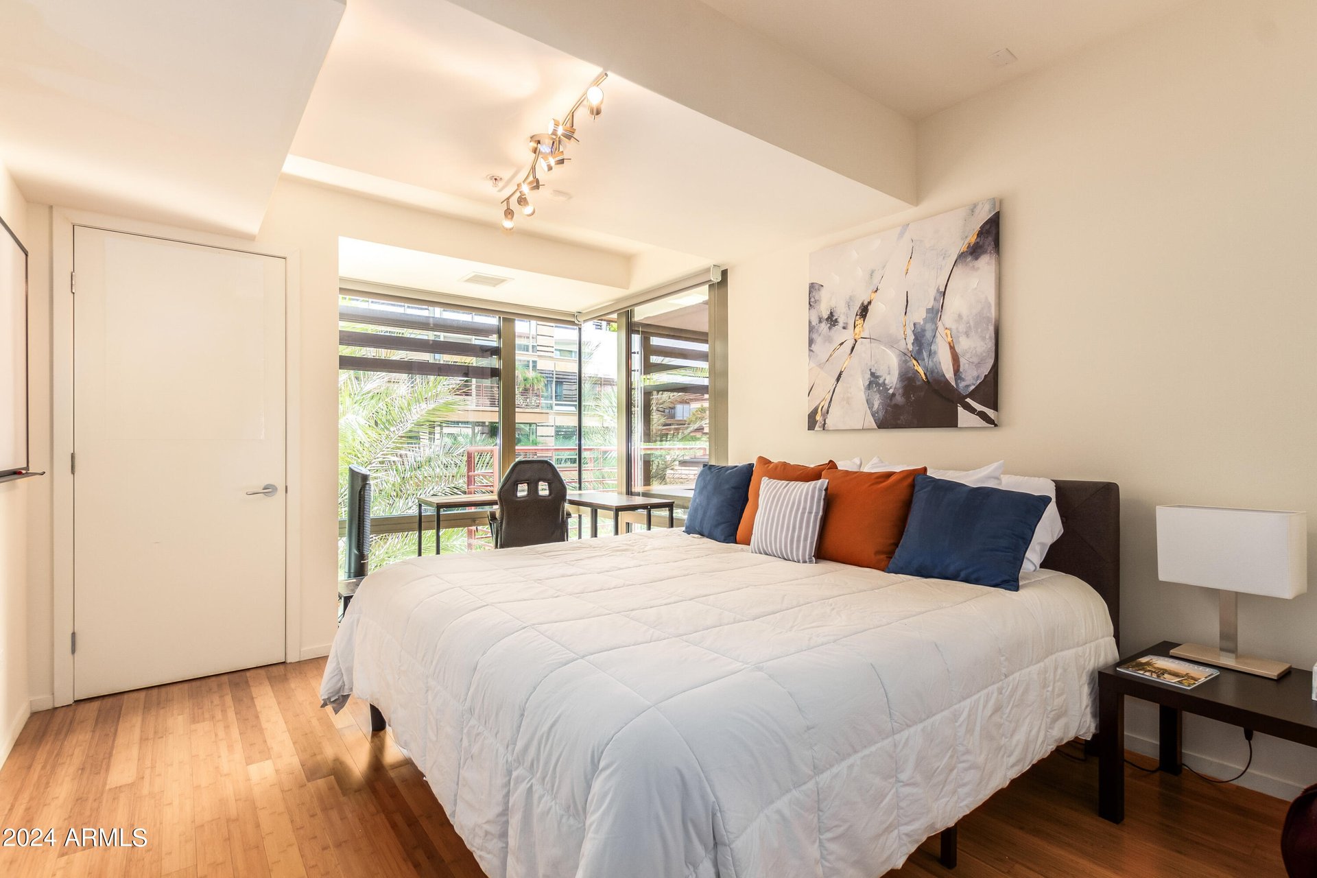 7137 E Rancho Vista Dr, #4005